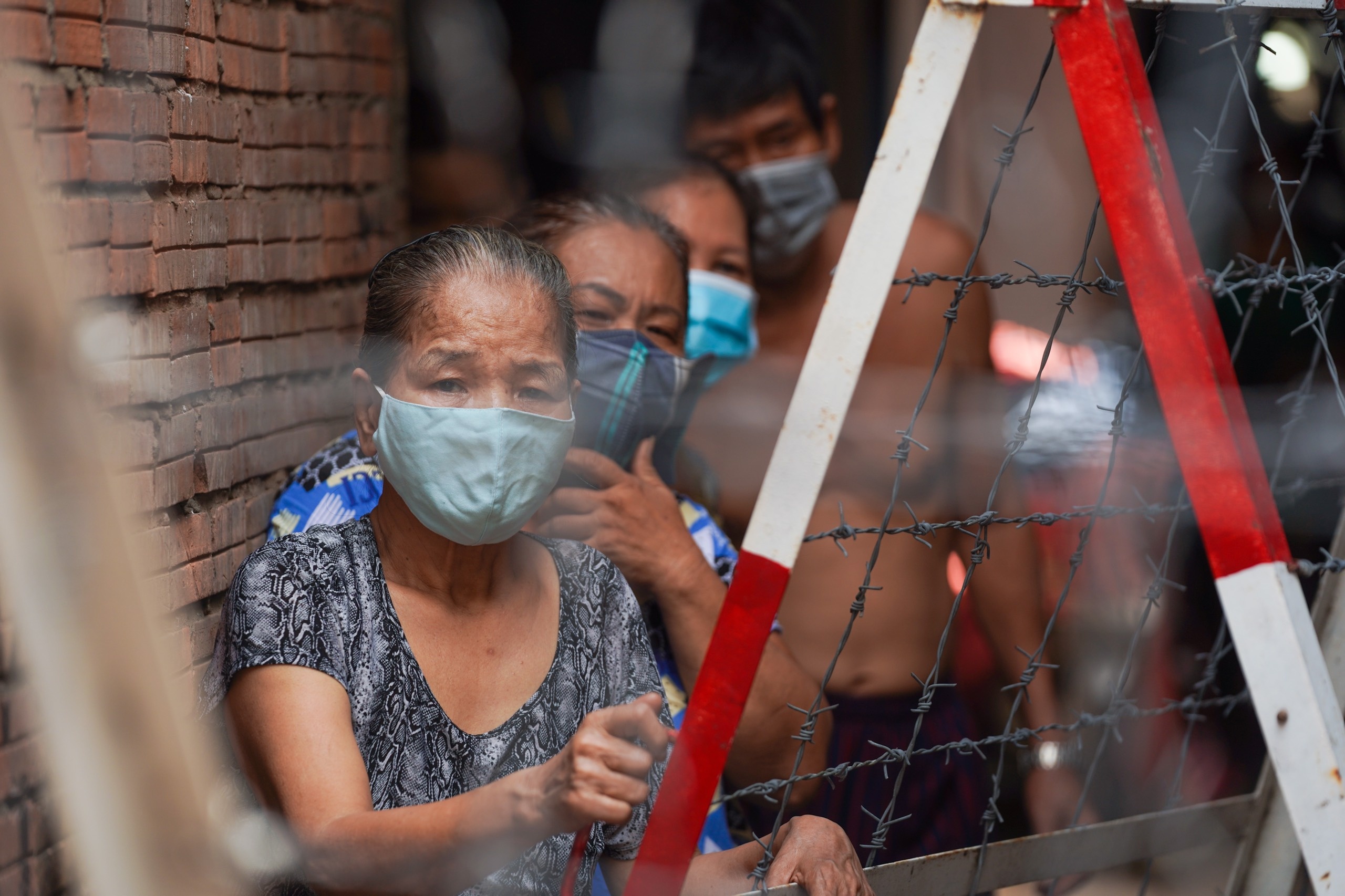 20/22 dia phuong o TP.HCM co ca nhiem, hon 151.000 nguoi tiep xuc gan hinh anh