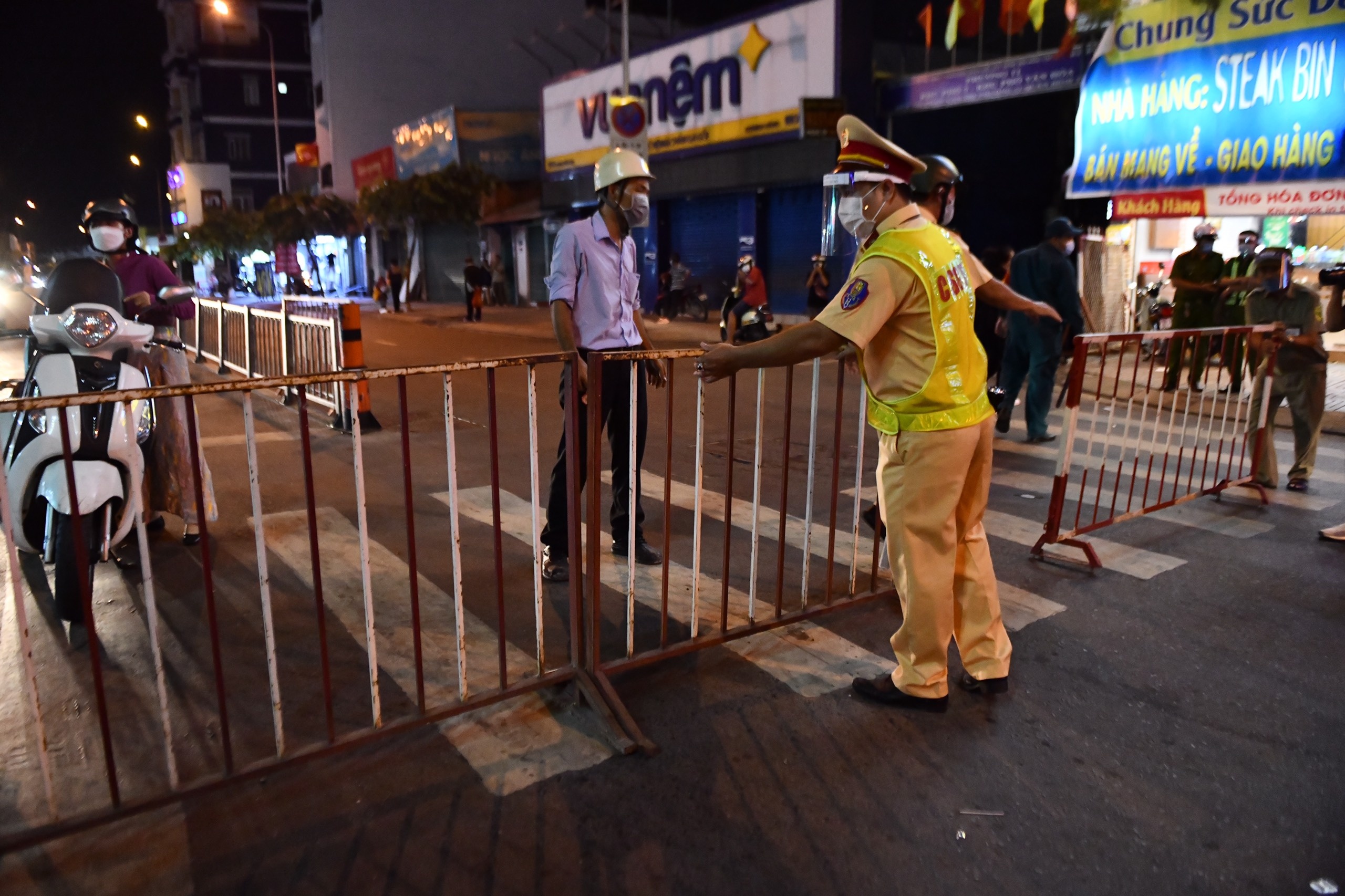 dich Covid-19 bung phat tai TP.HCM anh 2