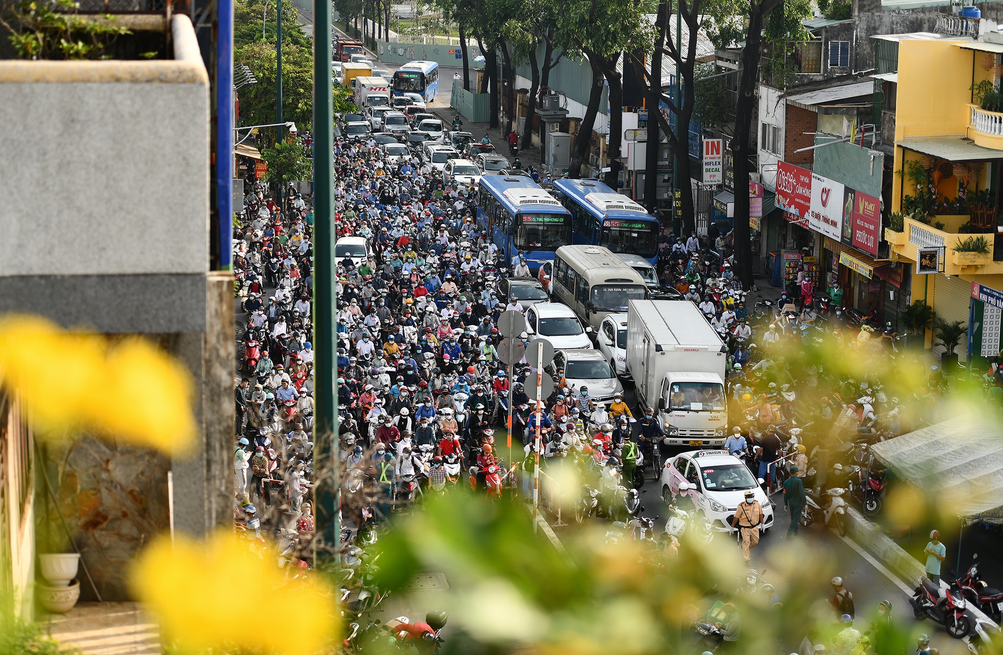 dich Covid-19 bung phat tai TP.HCM anh 3