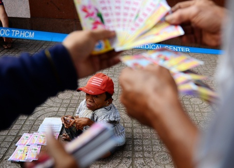 De xuat chi 1.000 ty ho tro nguoi bi anh huong boi Covid-19 o TP.HCM hinh anh