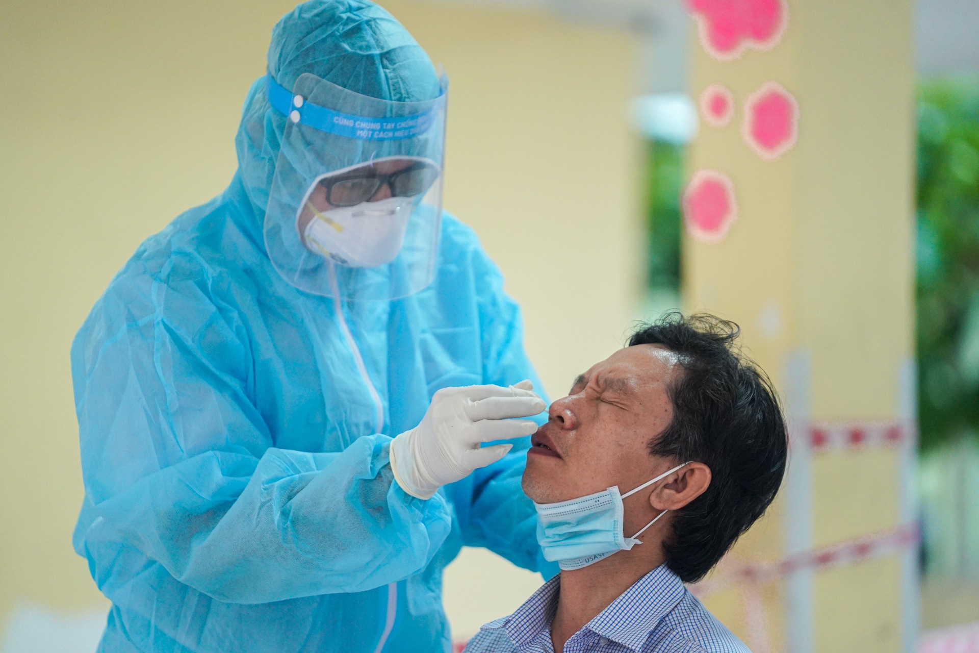 dich Covid-19 bung phat tai TP.HCM anh 1