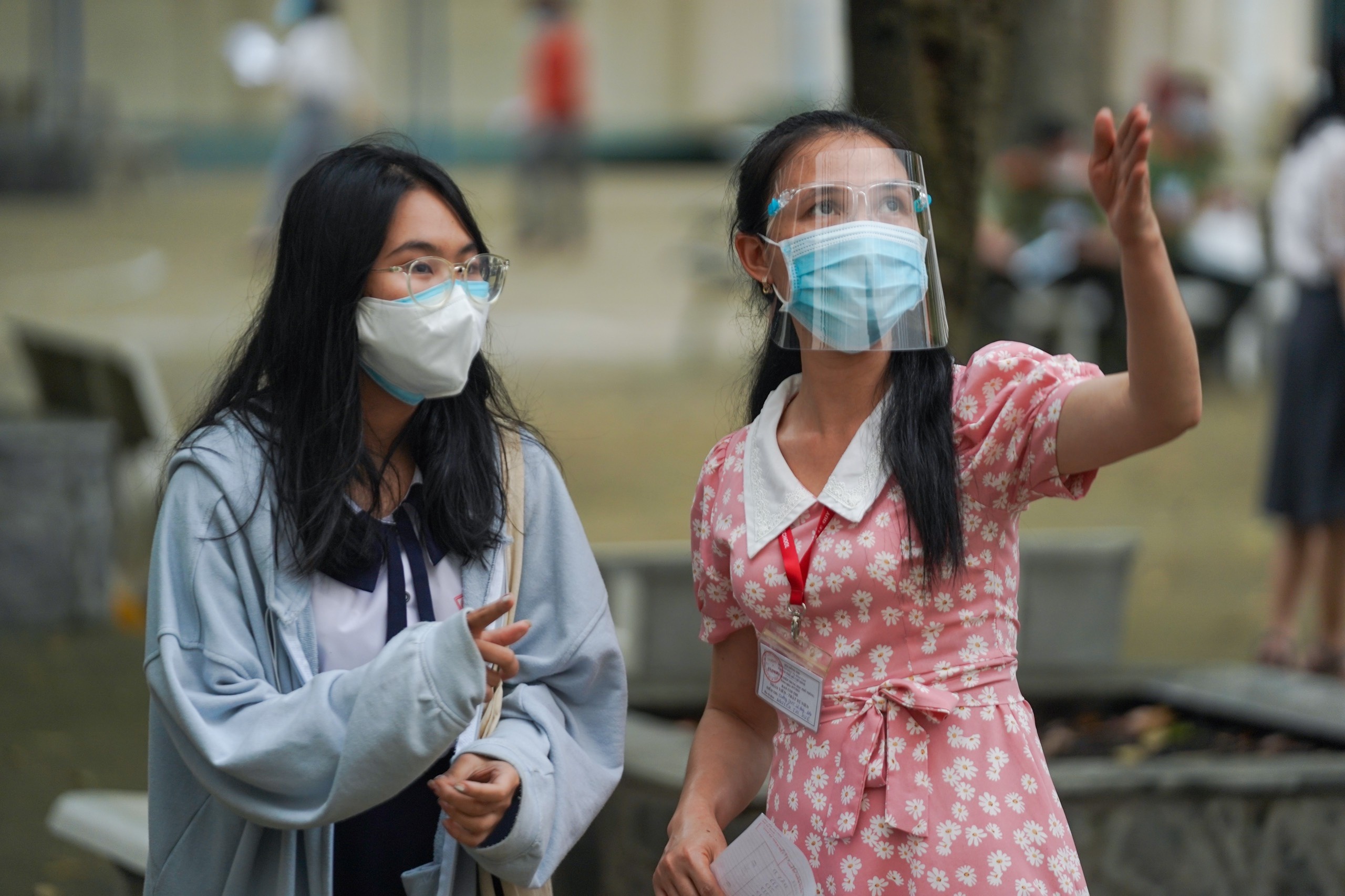 Nguoi dan TP.HCM can lam gi khi ap dung Chi thi 16? hinh anh