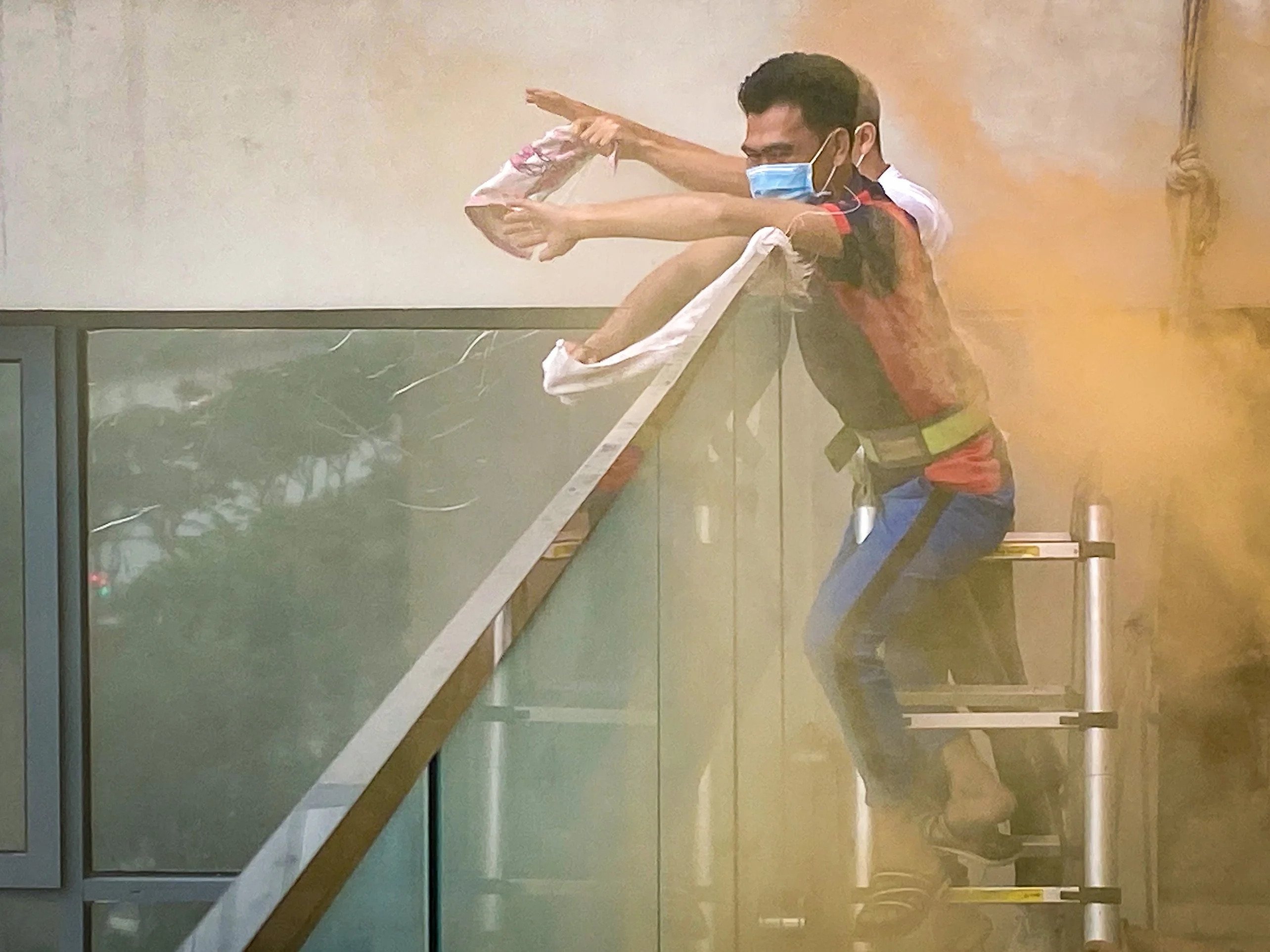 Nguy co chay o chung cu tu nhung hanh dong vo y hinh anh