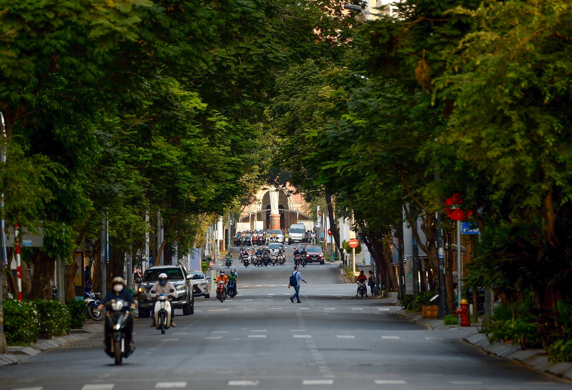 dich Covid-19 bung phat tai TP.HCM anh 1