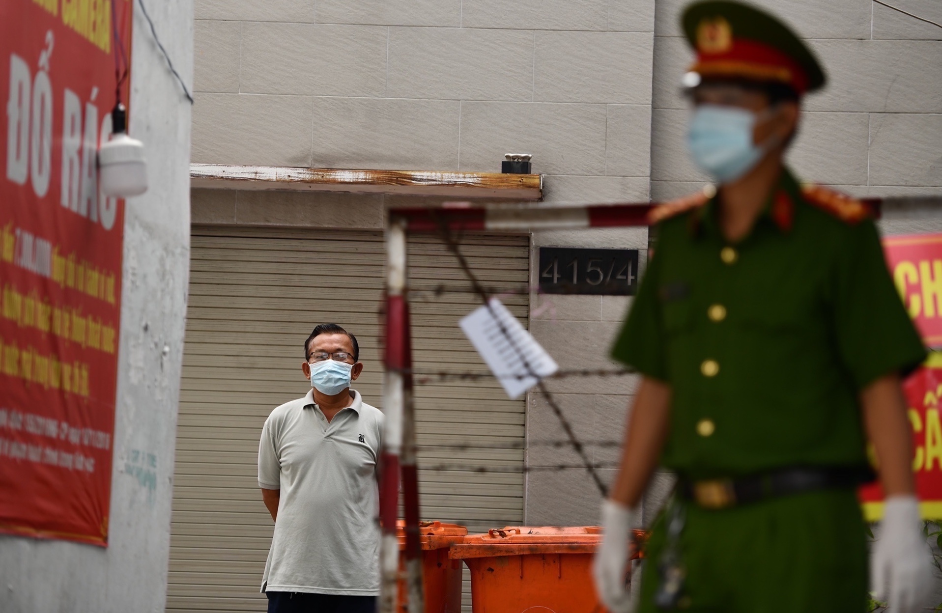 TP.HCM phong toa them nhieu khu vuc huyen Hoc Mon tu 0h ngay 25/6 hinh anh