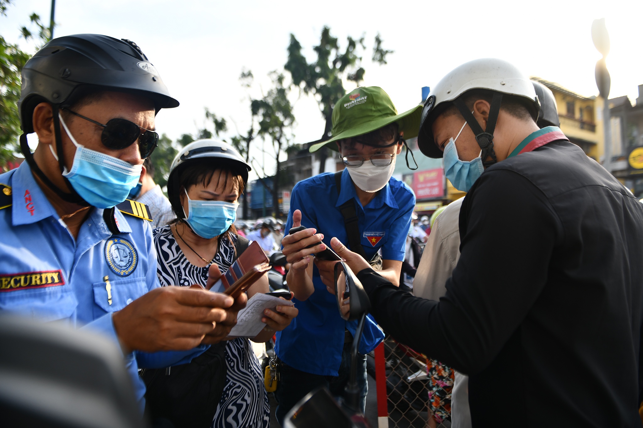 khai bao y te tai TP.HCM anh 1