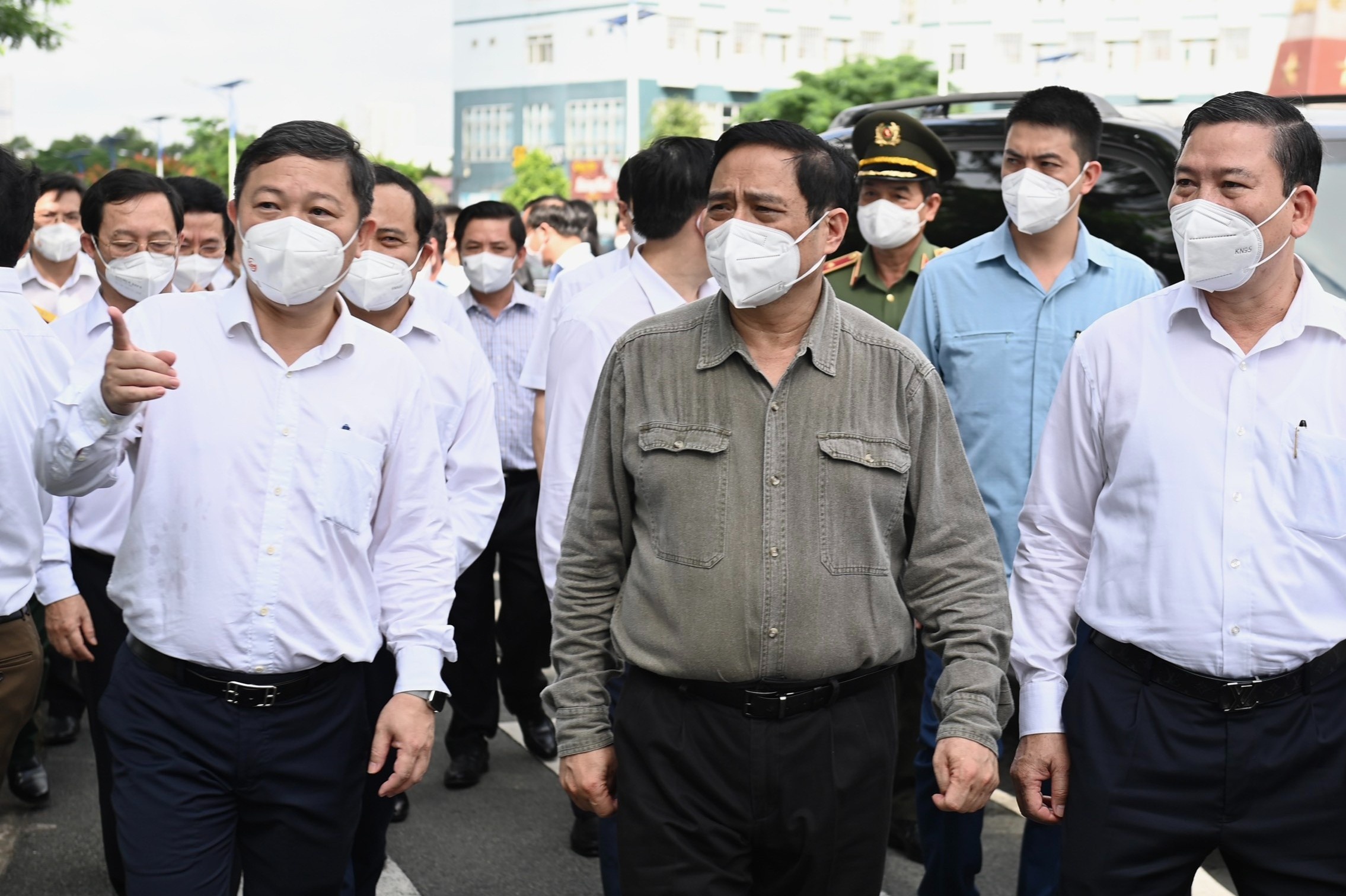 Thu tuong: 'Mot la test nhanh, hai la cong nghe' hinh anh