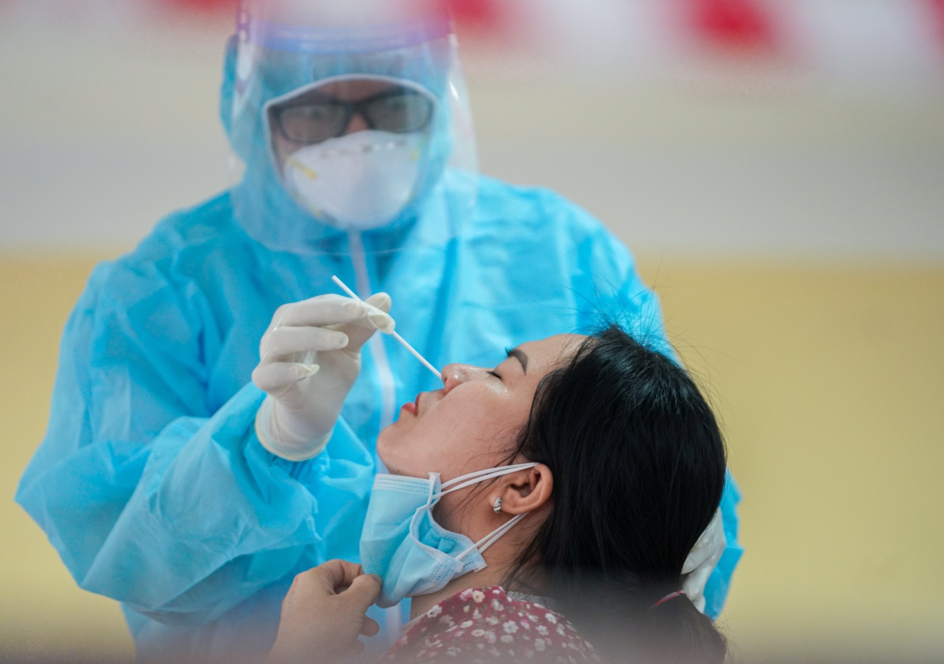 TP.HCM lay mau tam soat dien rong anh 1