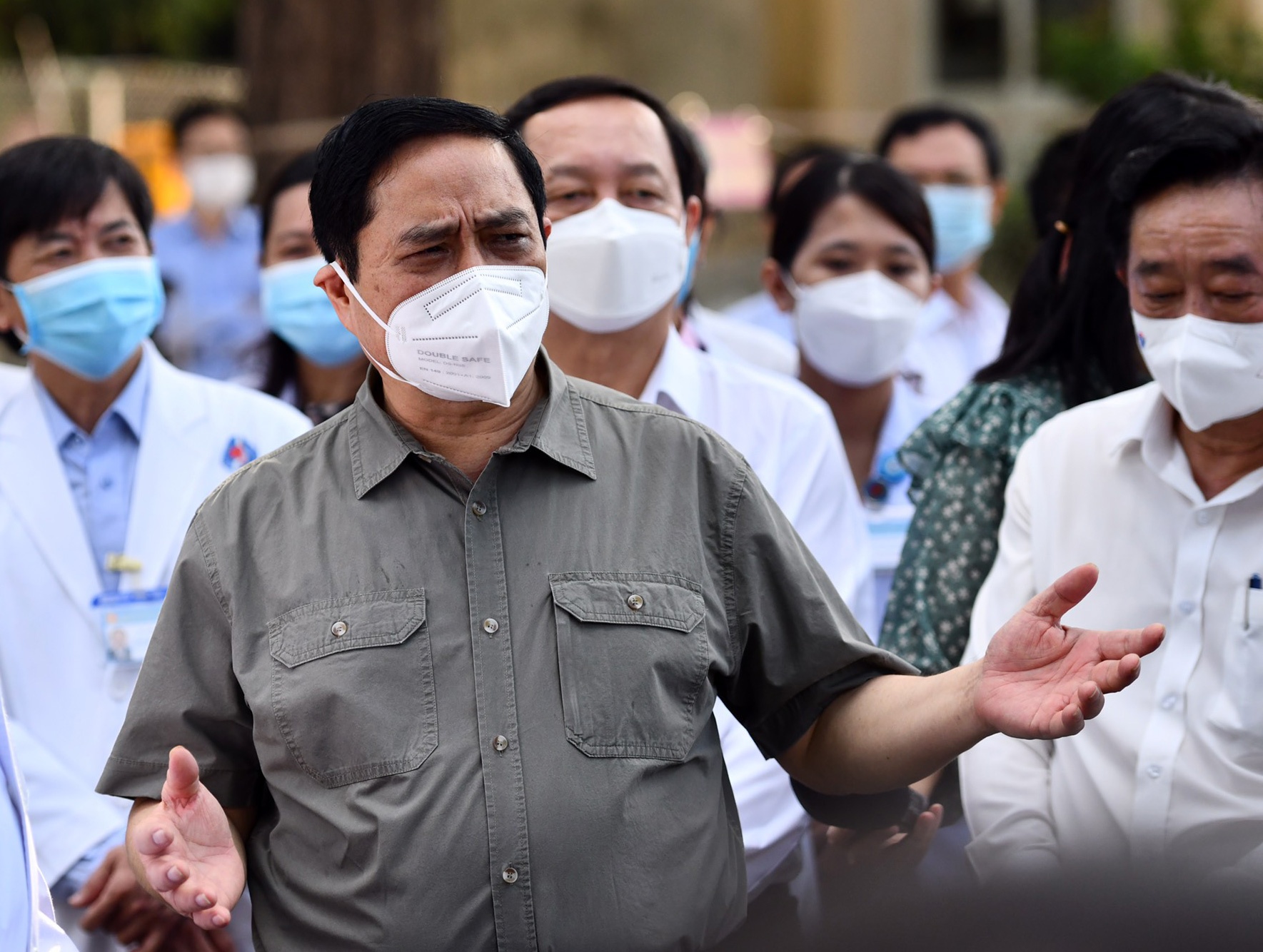 Thu tuong kiem tra phong chong dich Covid-19 o Binh Duong hinh anh