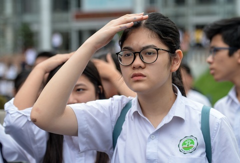 TP.HCM lay y kien phu huynh, hoc sinh ve to chuc thi tot nghiep THPT hinh anh