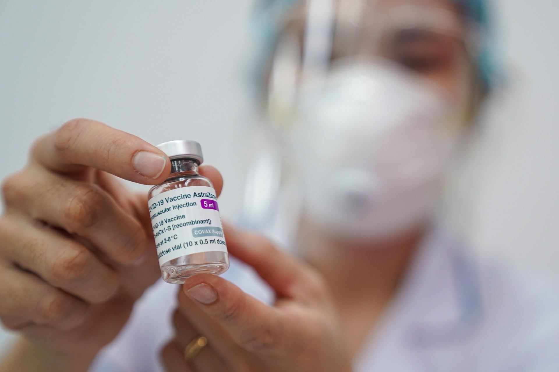 TP.HCM xin giu lai tien ung ho phong chong dich de mua vaccine hinh anh