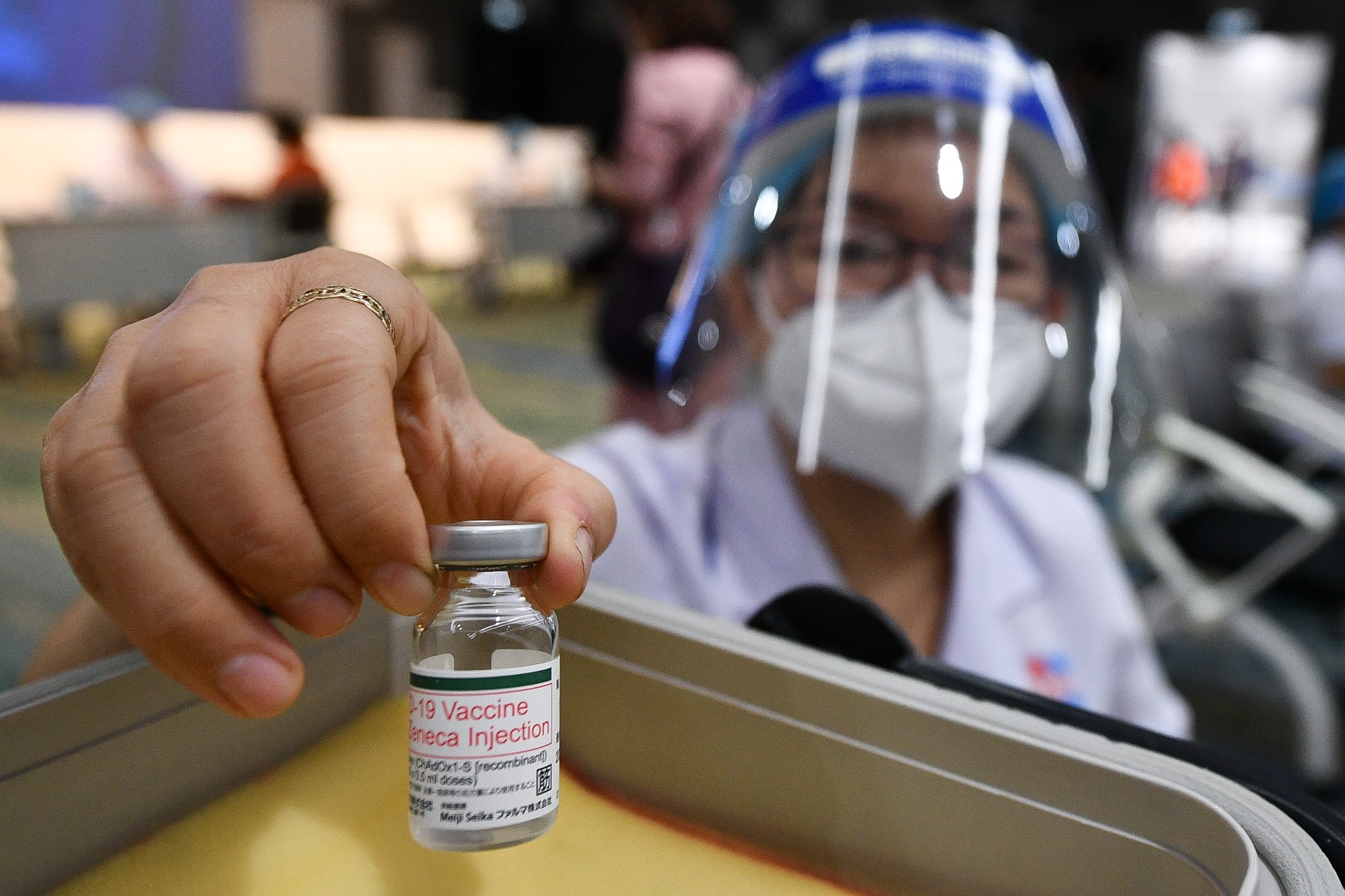 TP.HCM gap kho khan khi tim nguon vaccine ngua Covid-19 hinh anh