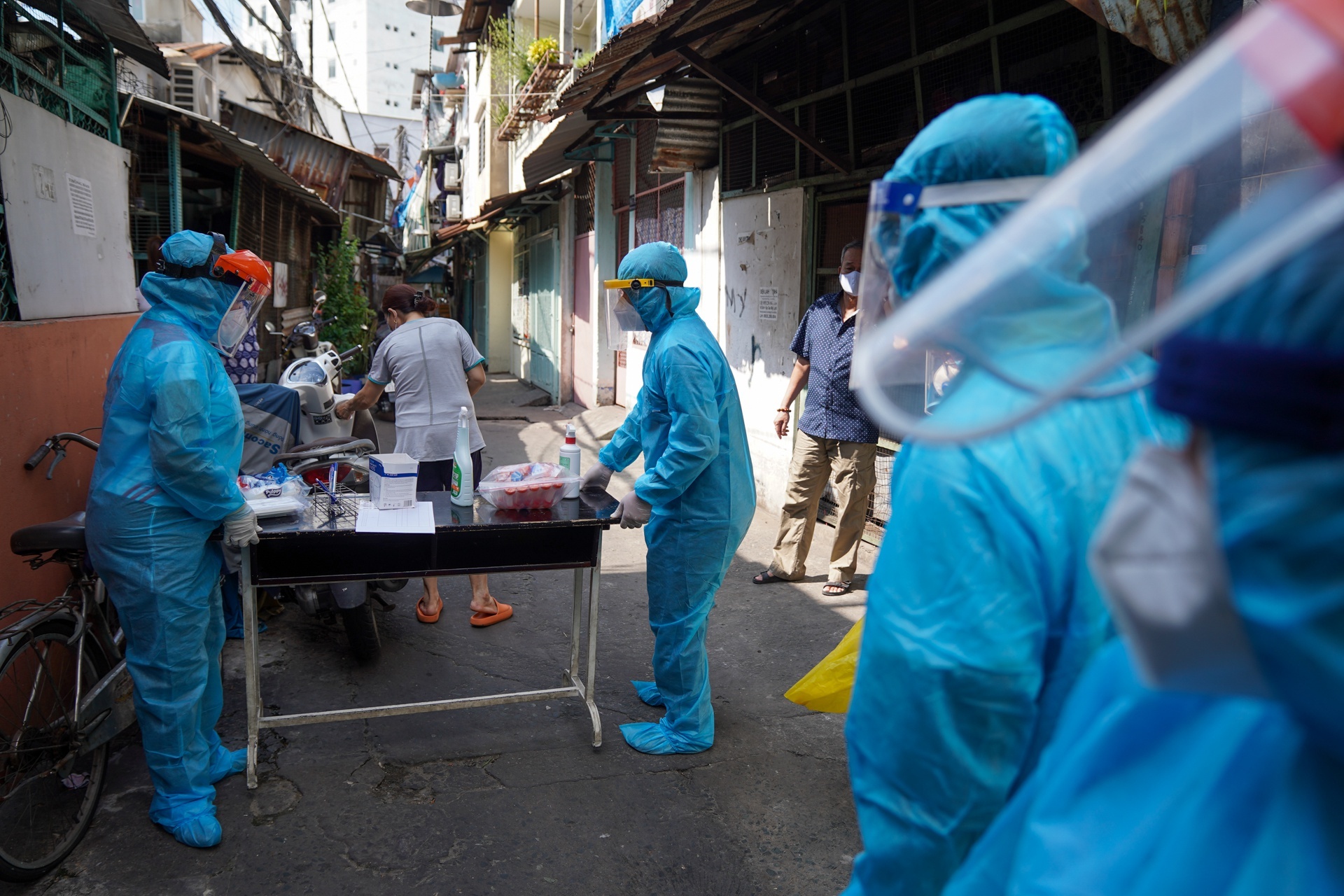 dich Covid-19 bung phat tai TP.HCM anh 2