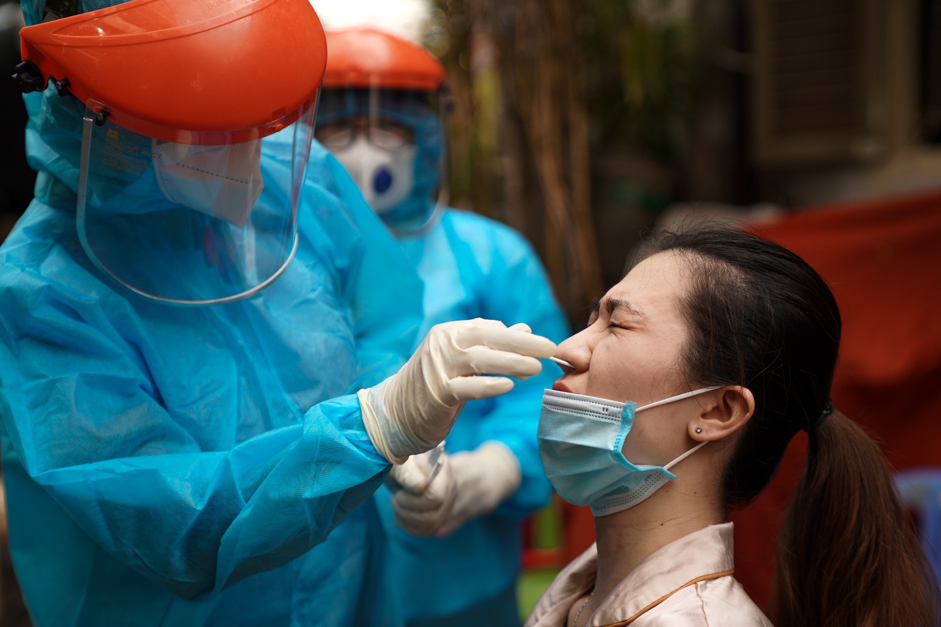 TP Thu Duc cung nhieu quan bat dau lay mau xet nghiem toan dan hinh anh