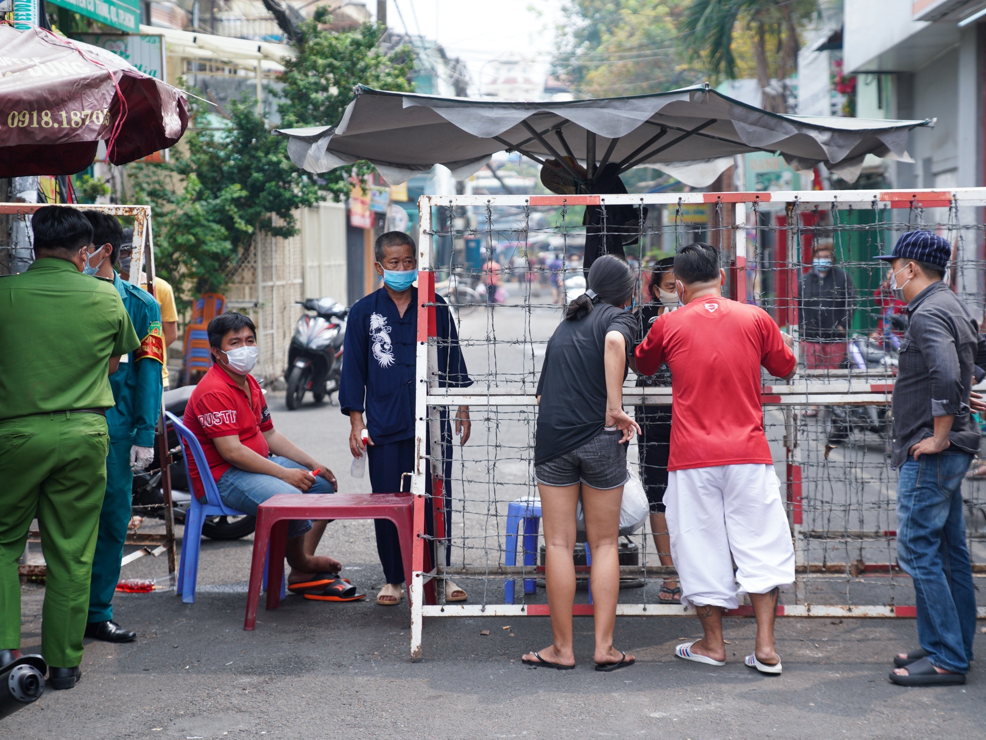 can bo quan 11 nghi nhiem nCoV anh 2