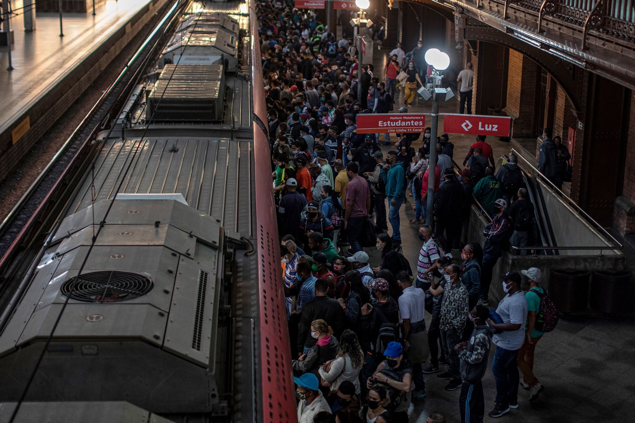 dich Covid-19 bung phat tai TP.HCM anh 2