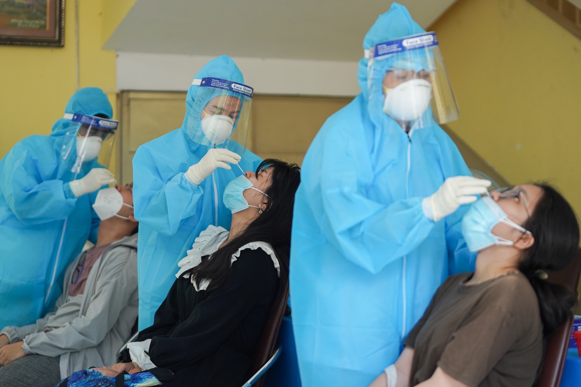 dich Covid-19 bung phat tai TP.HCM anh 2