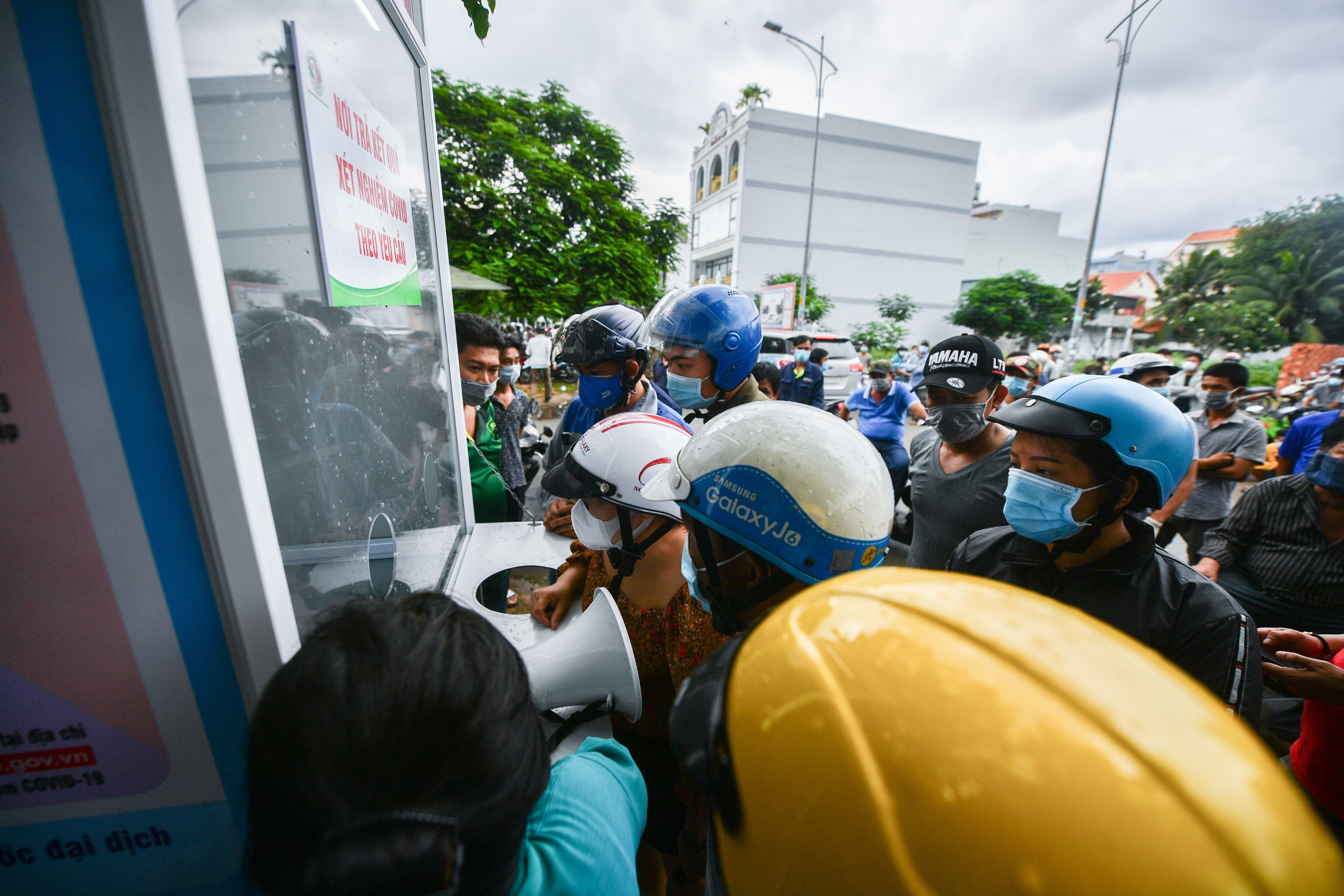 dich Covid-19 bung phat tai TP.HCM anh 2