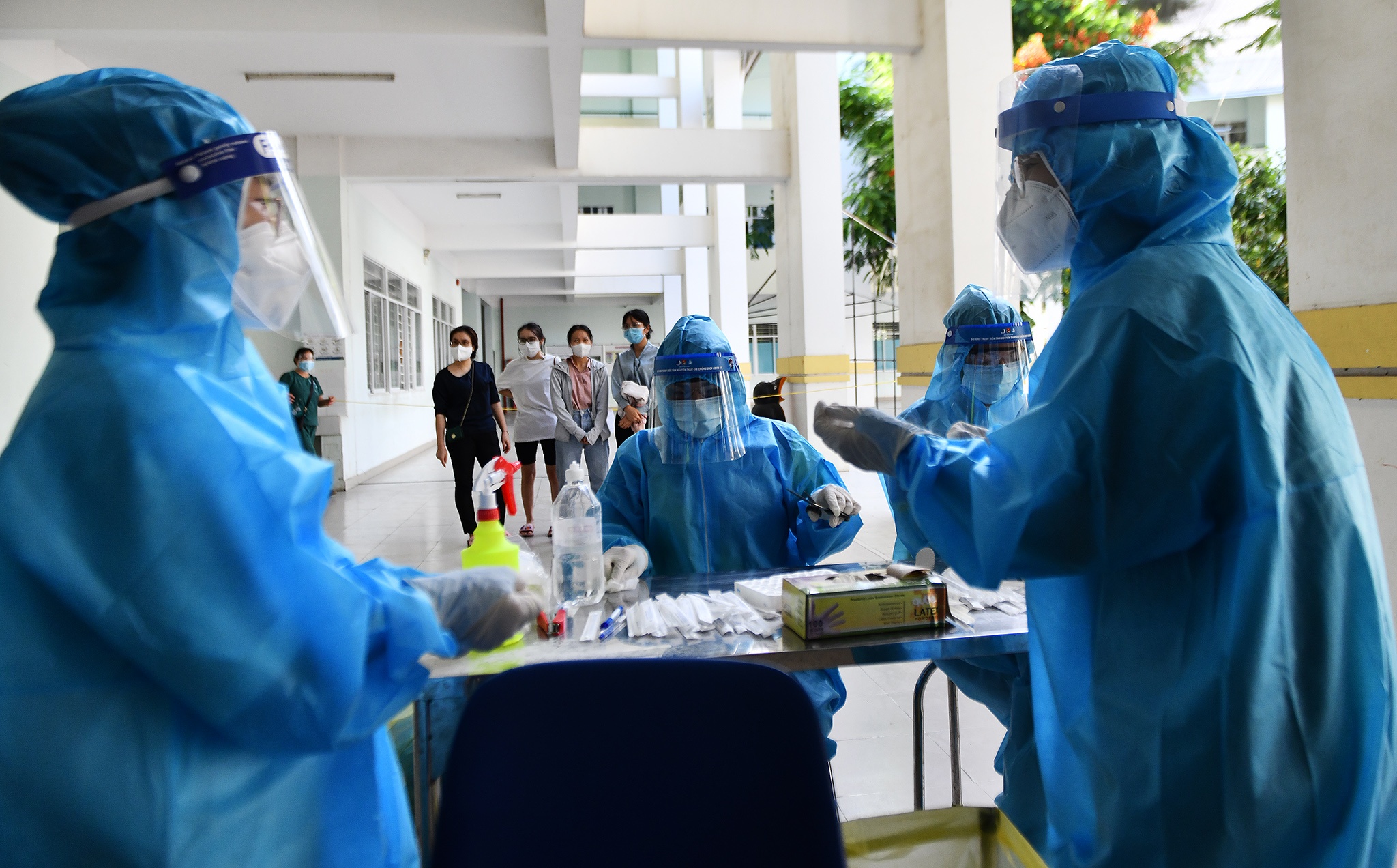 dich Covid-19 bung phat tai TP.HCM anh 4