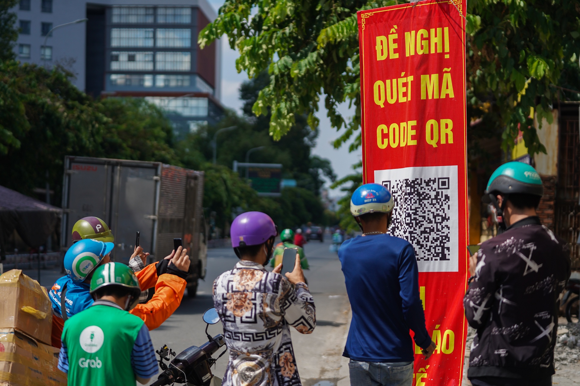 dich Covid-19 bung phat tai TP.HCM anh 1