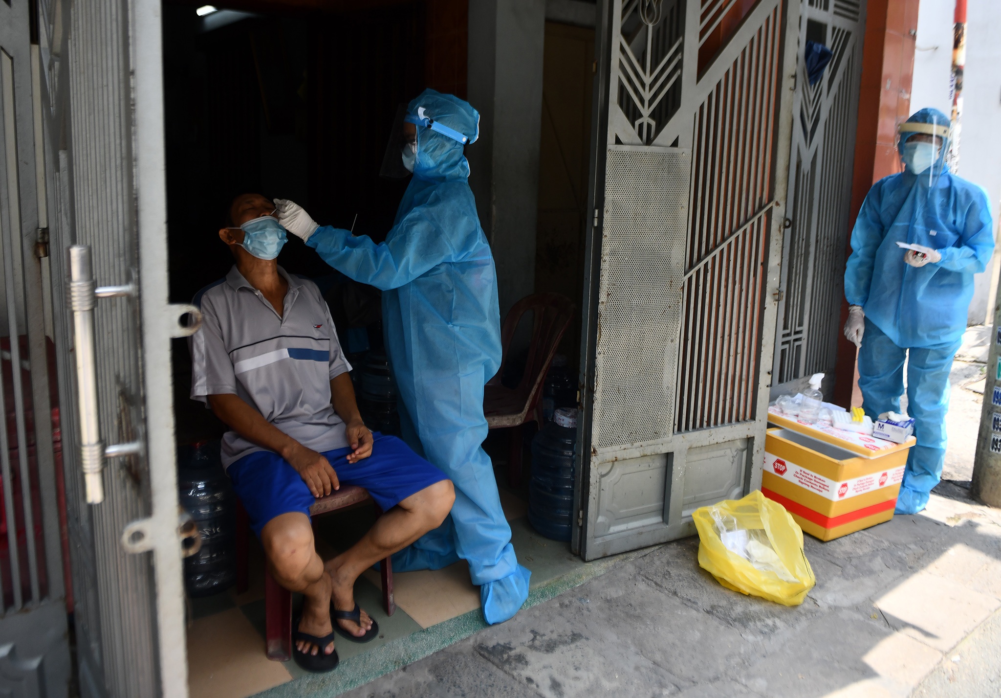 dich Covid-19 bung phat tai TP.HCM anh 1