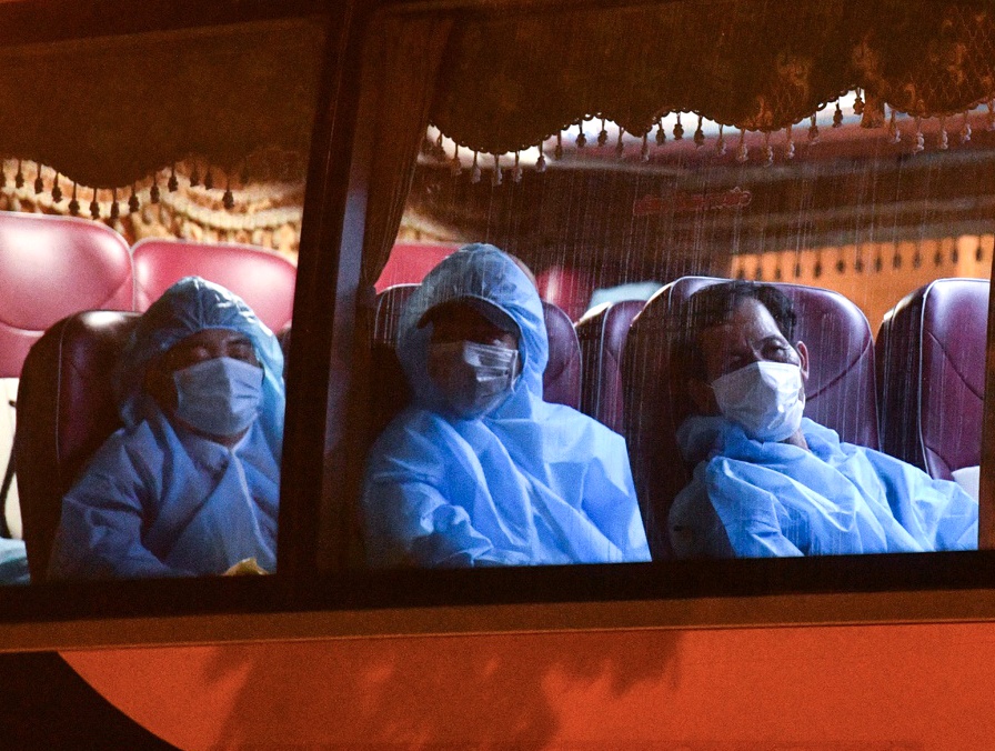 Chu tich TP.HCM: Lanh dao quan 7 goi toi nho dua F0 vao benh vien hinh anh