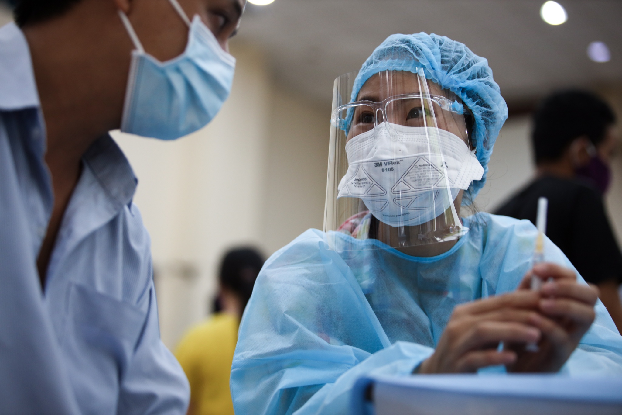 TP.HCM tiep nhan them vaccine Sinopharm, uu tien cong dan Trung Quoc hinh anh