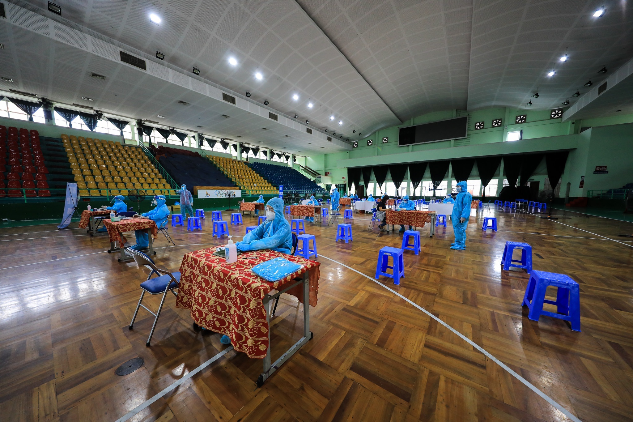 chien dich tiem vaccine dot 5 TP.HCM anh 2