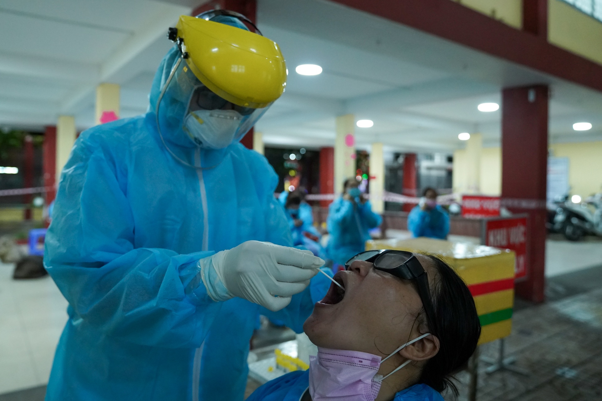 dich Covid-19 bung phat tai TP.HCM anh 2