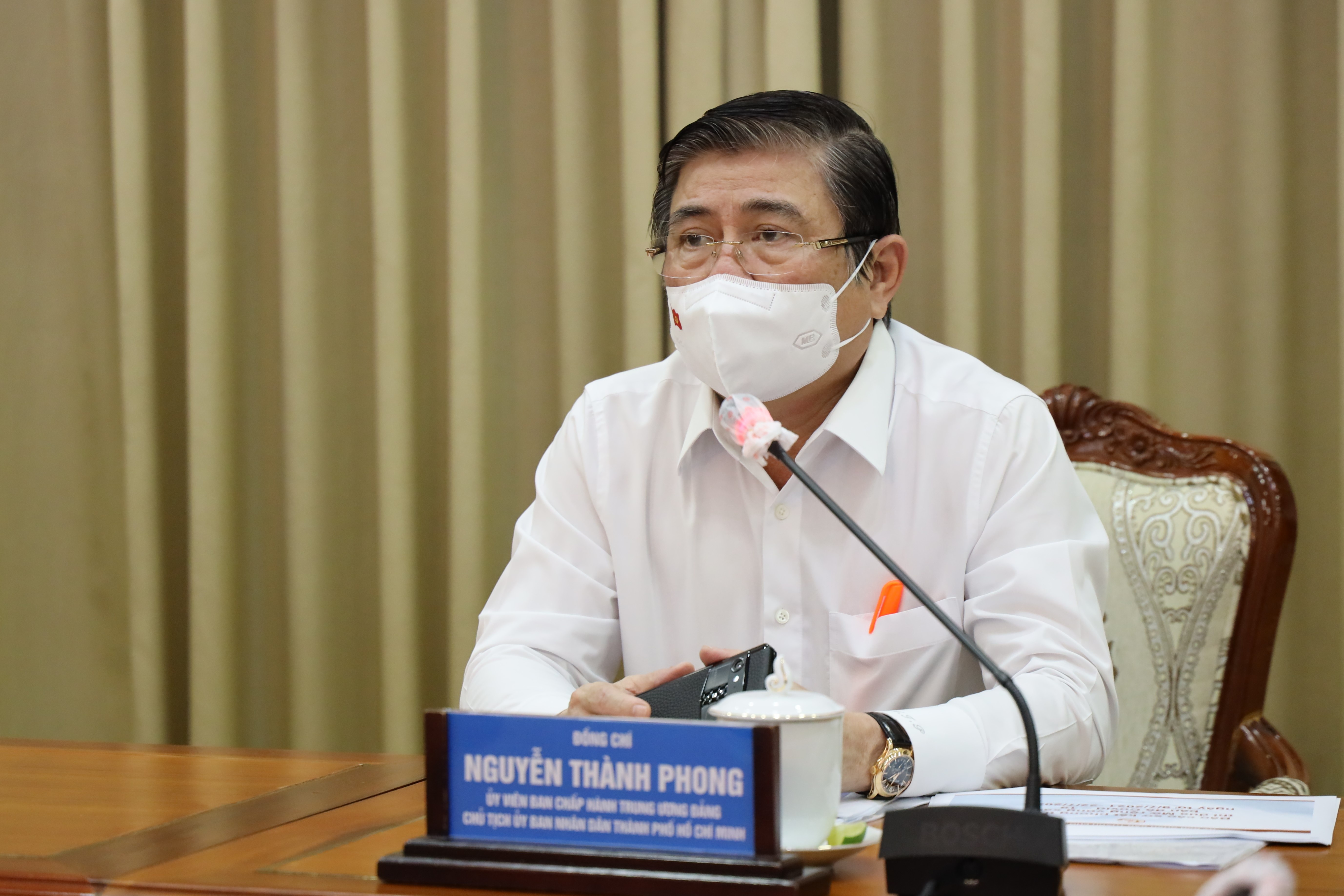 Chu tich UBND TP.HCM: 'Quyet khong de lay nhiem cheo o khu phong toa' hinh anh