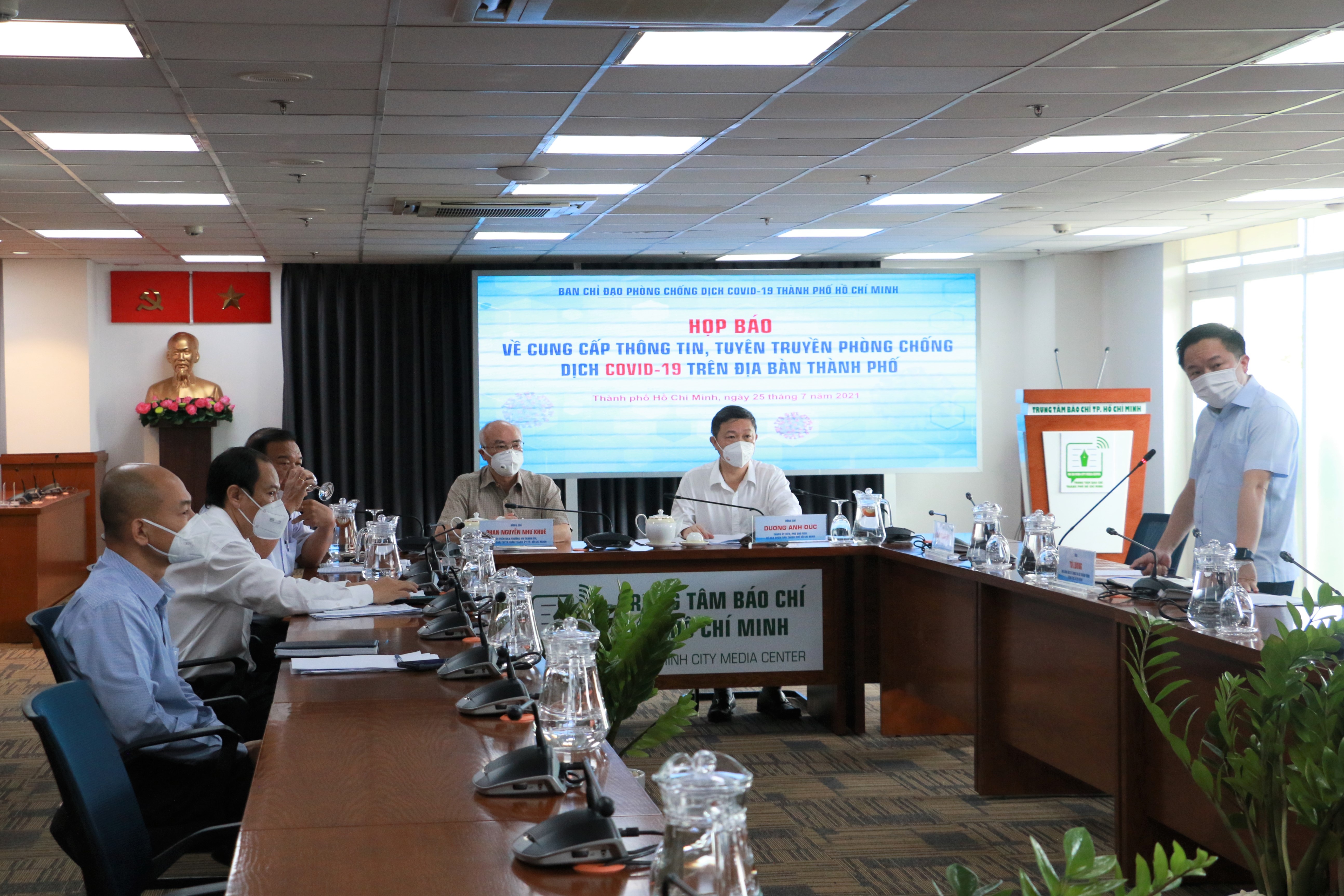 dich Covid-19 bung phat tai TP.HCM anh 1