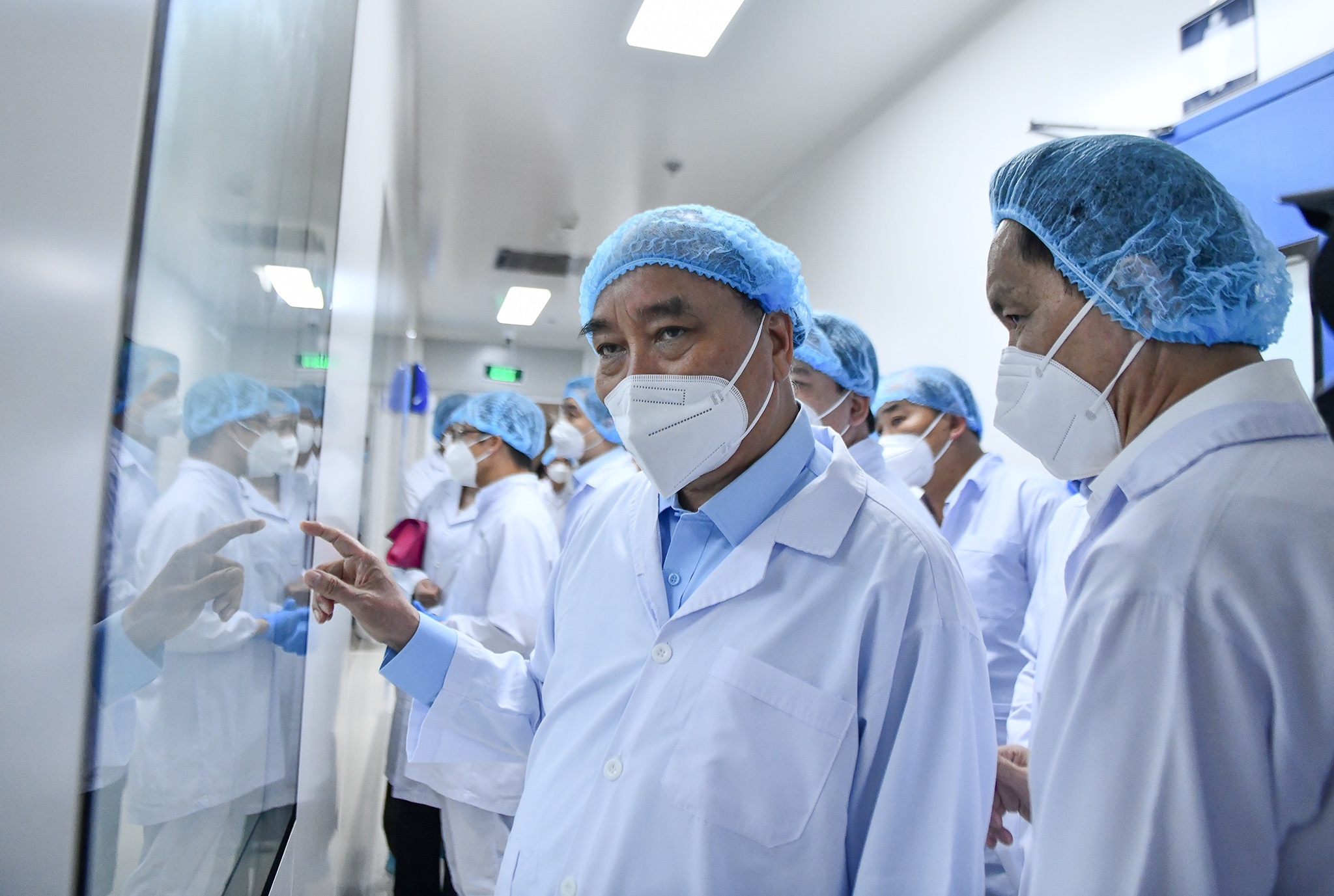 Chu tich nuoc Nguyen Xuan Phuc anh 4