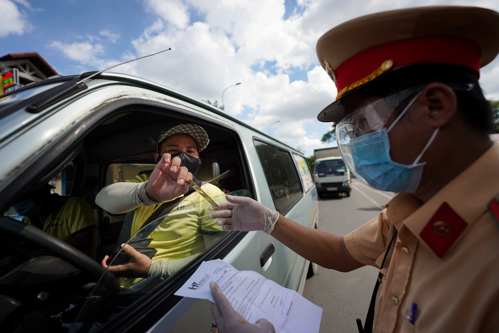 dich Covid-19 bung phat tai TP.HCM anh 1