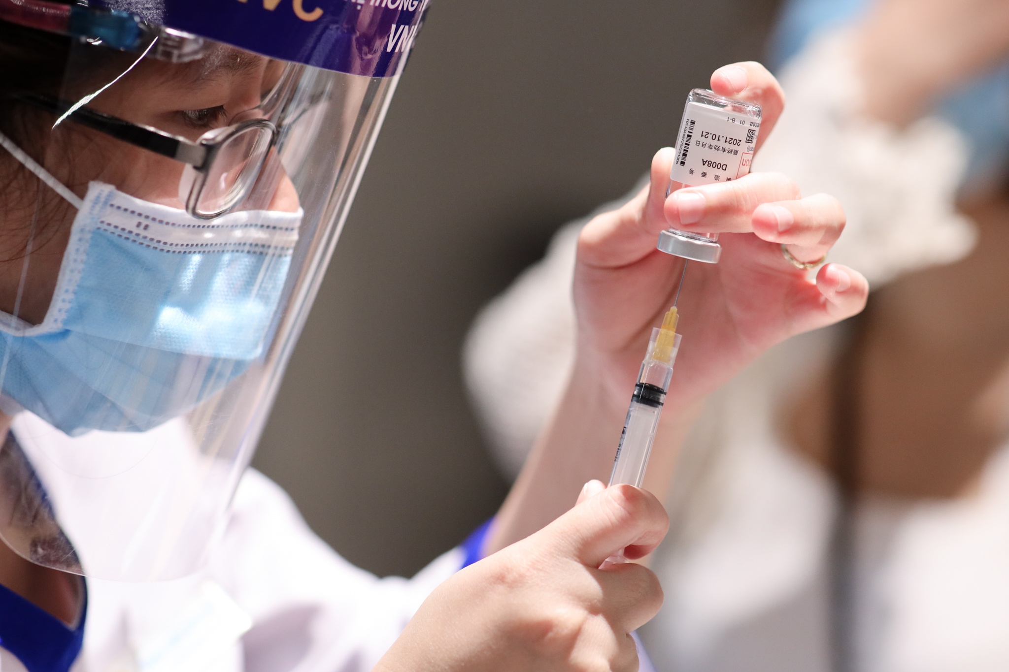 TP.HCM tiem het vaccine do Bo Y te phan bo, trien khai tiem Sinopharm hinh anh