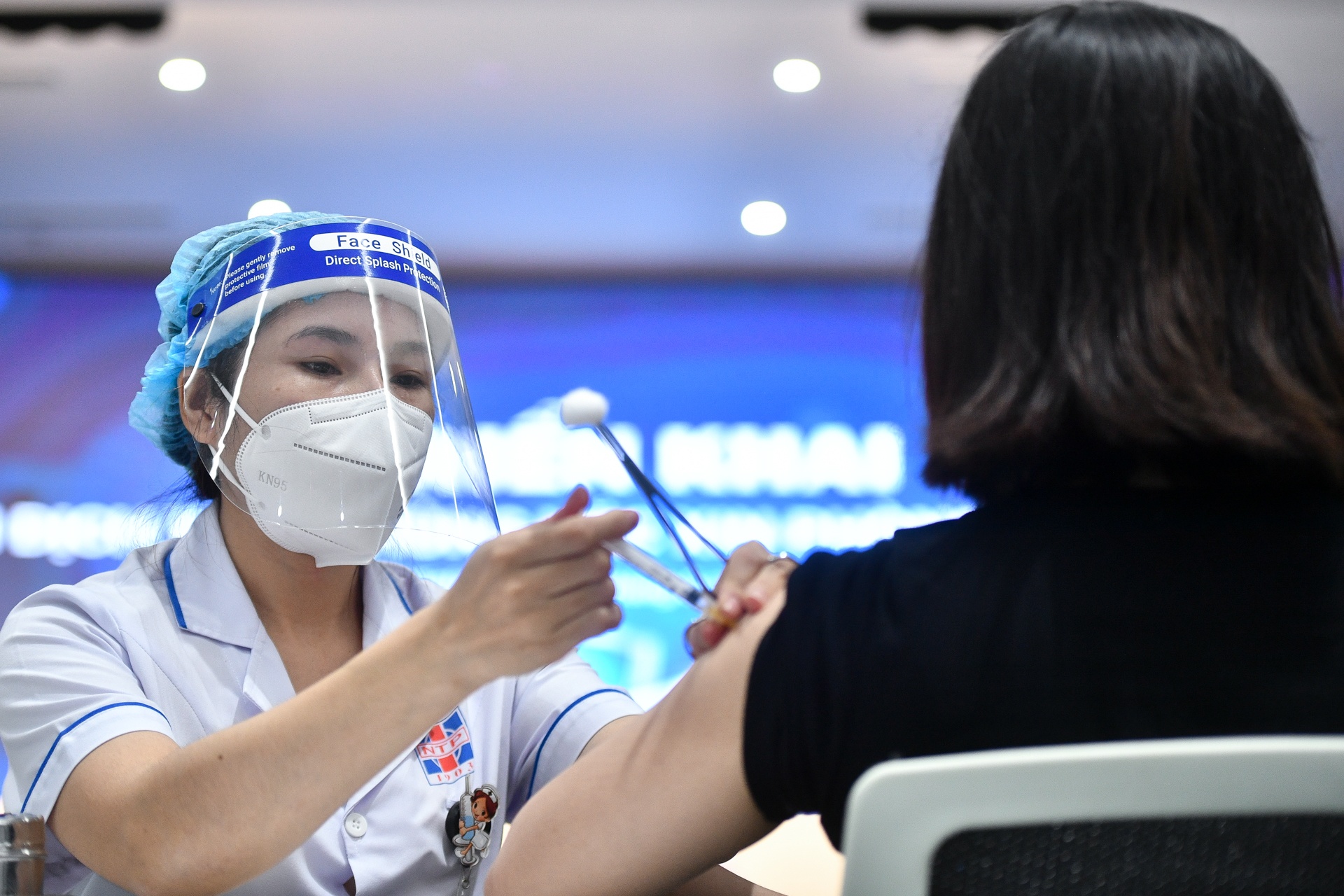 TP.HCM chua co chu truong rieng cho nguoi da tiem 2 mui vaccine hinh anh