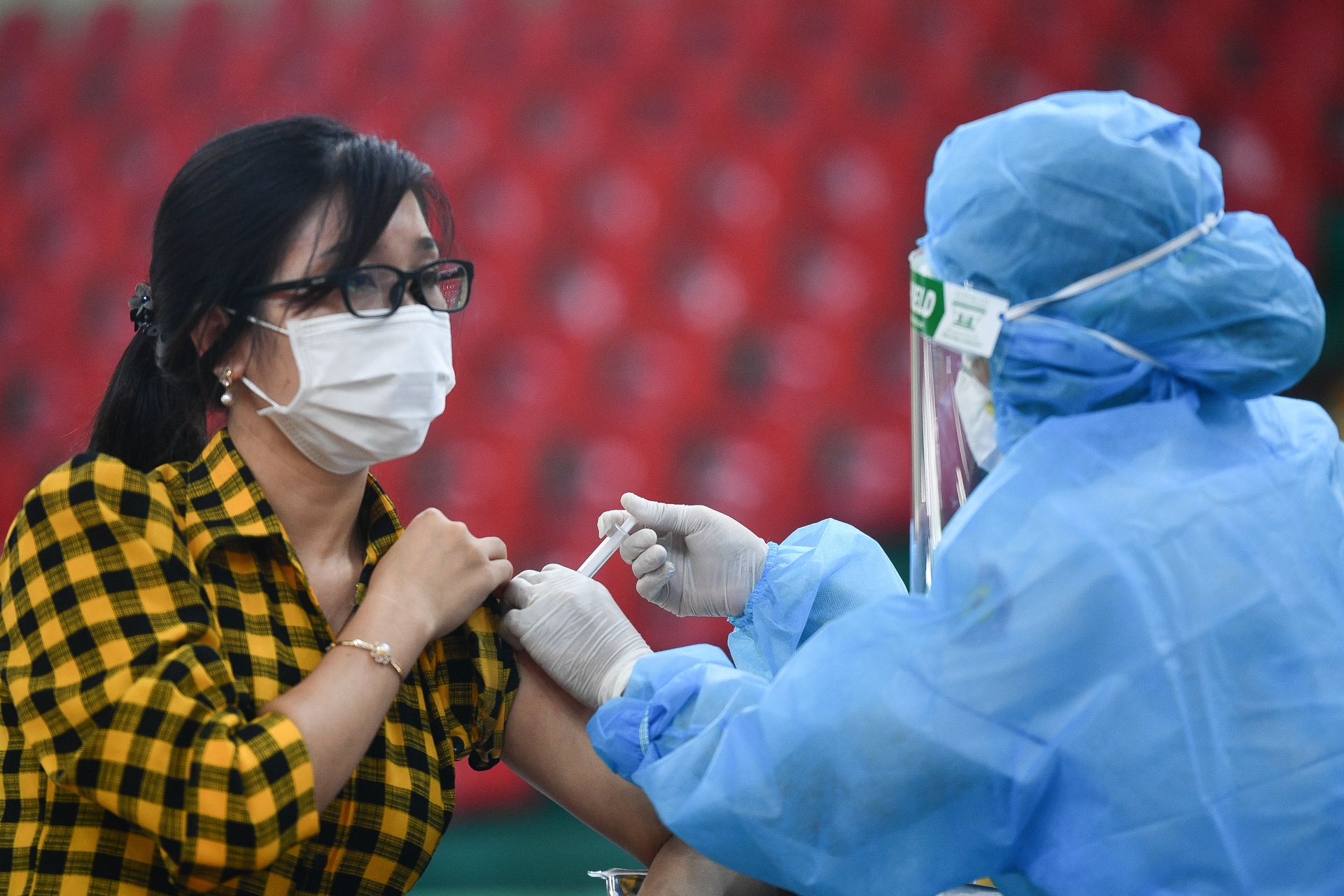 TP.HCM lo thieu vaccine hinh anh