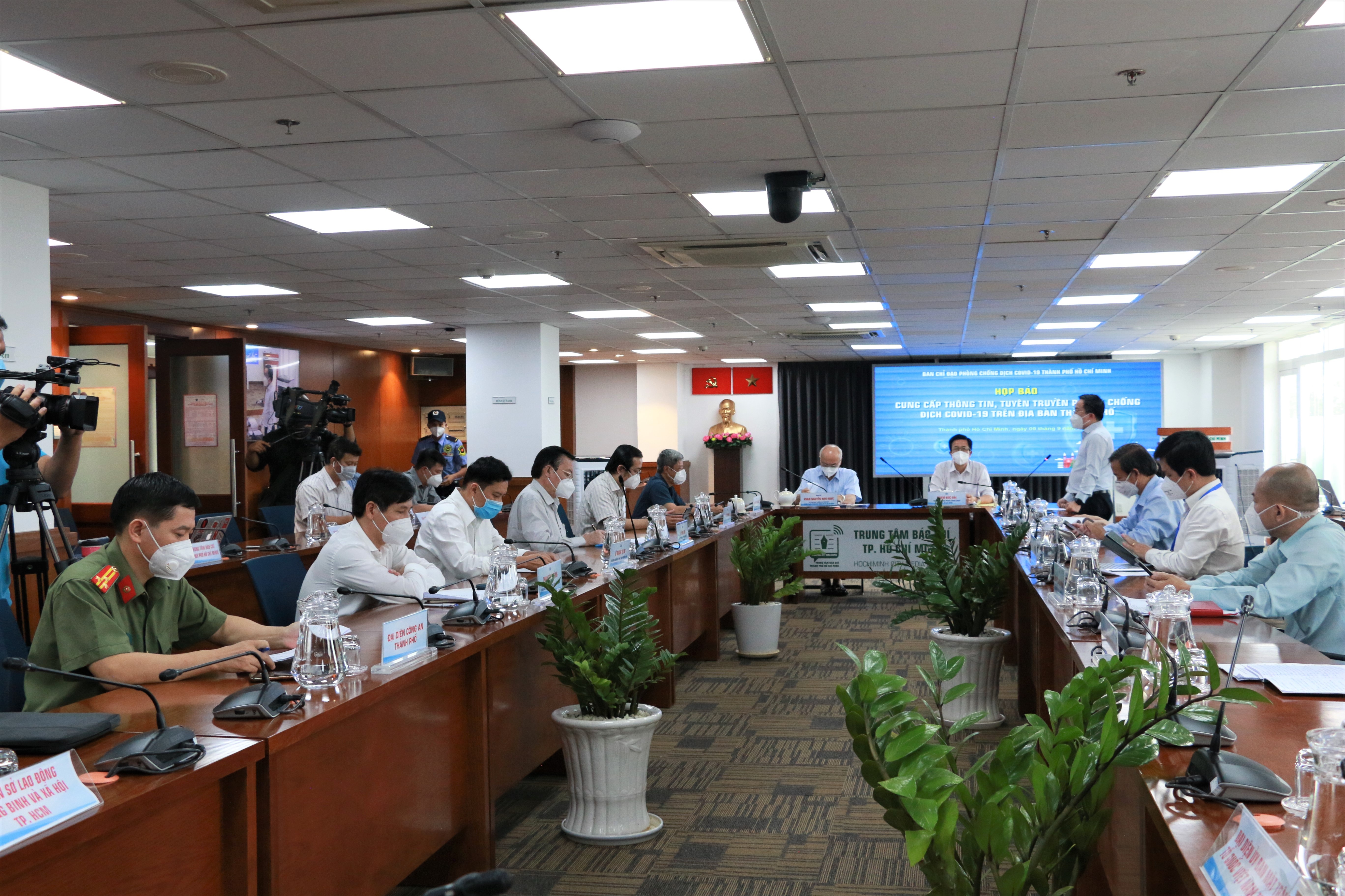 TP.HCM siet chat gian cach xa hoi anh 5