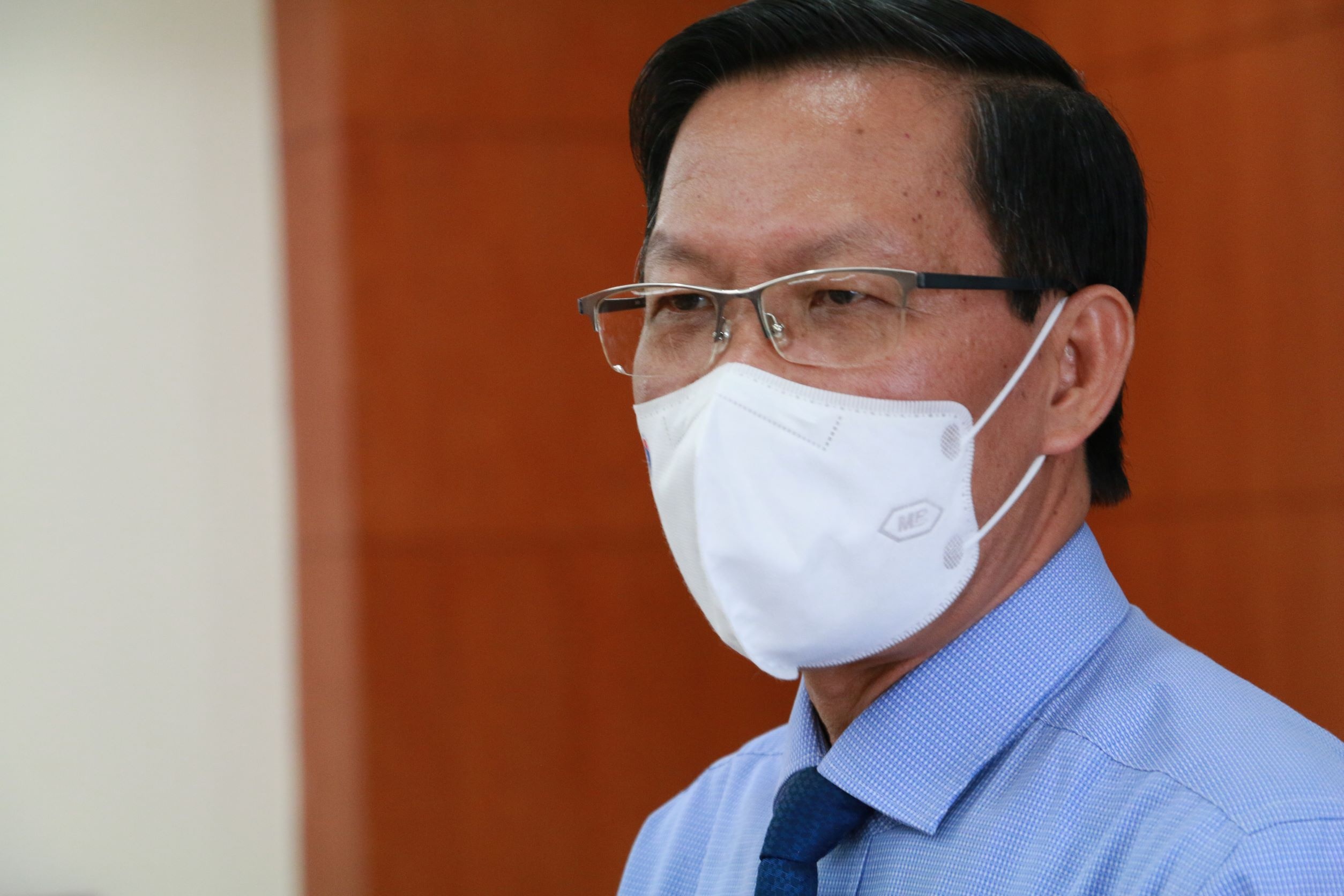 TP.HCM chia 3 giai doan phuc hoi kinh te dua tren the xanh, the vang hinh anh