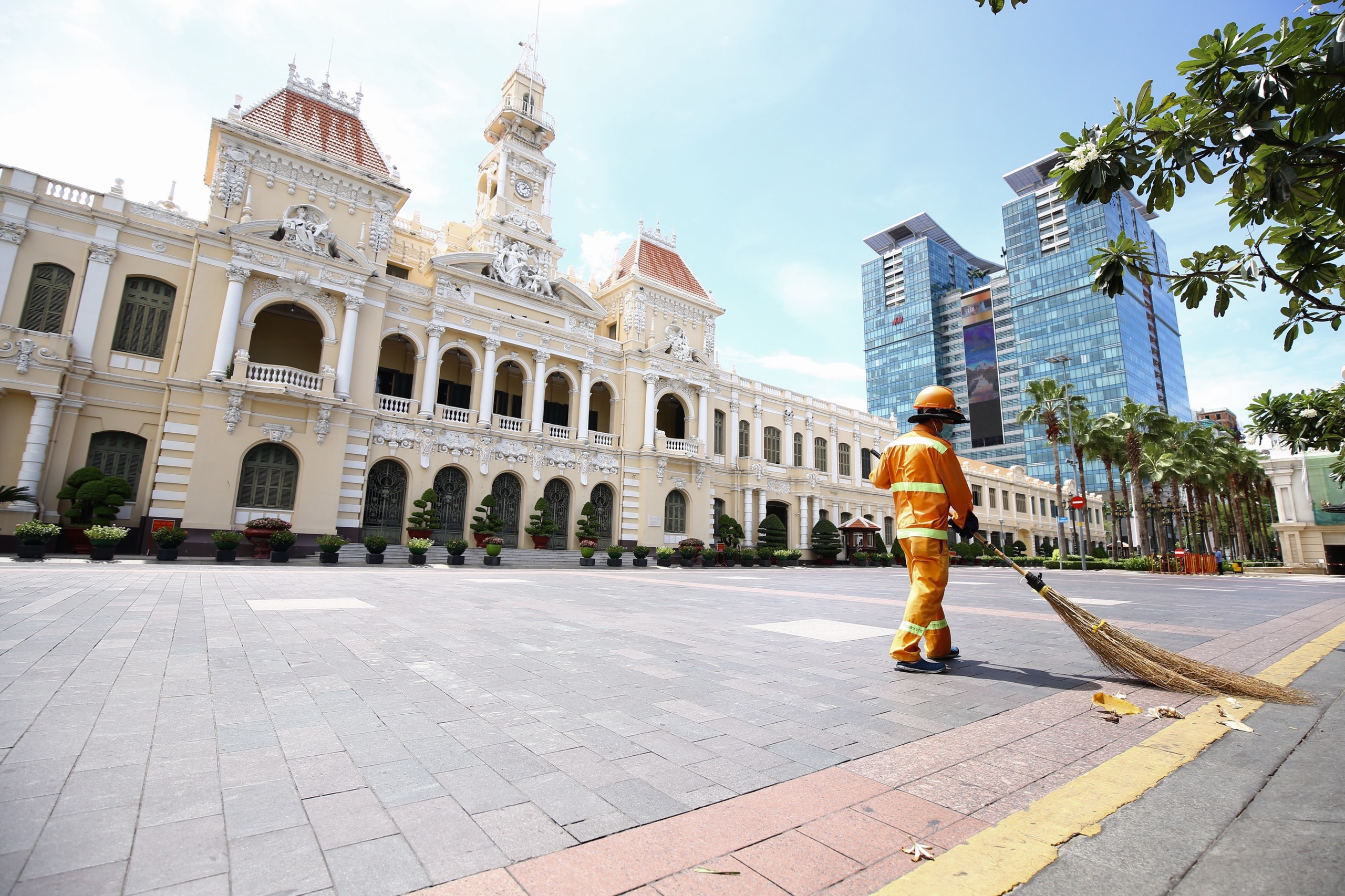 binh thuong moi tai TP.HCM anh 1