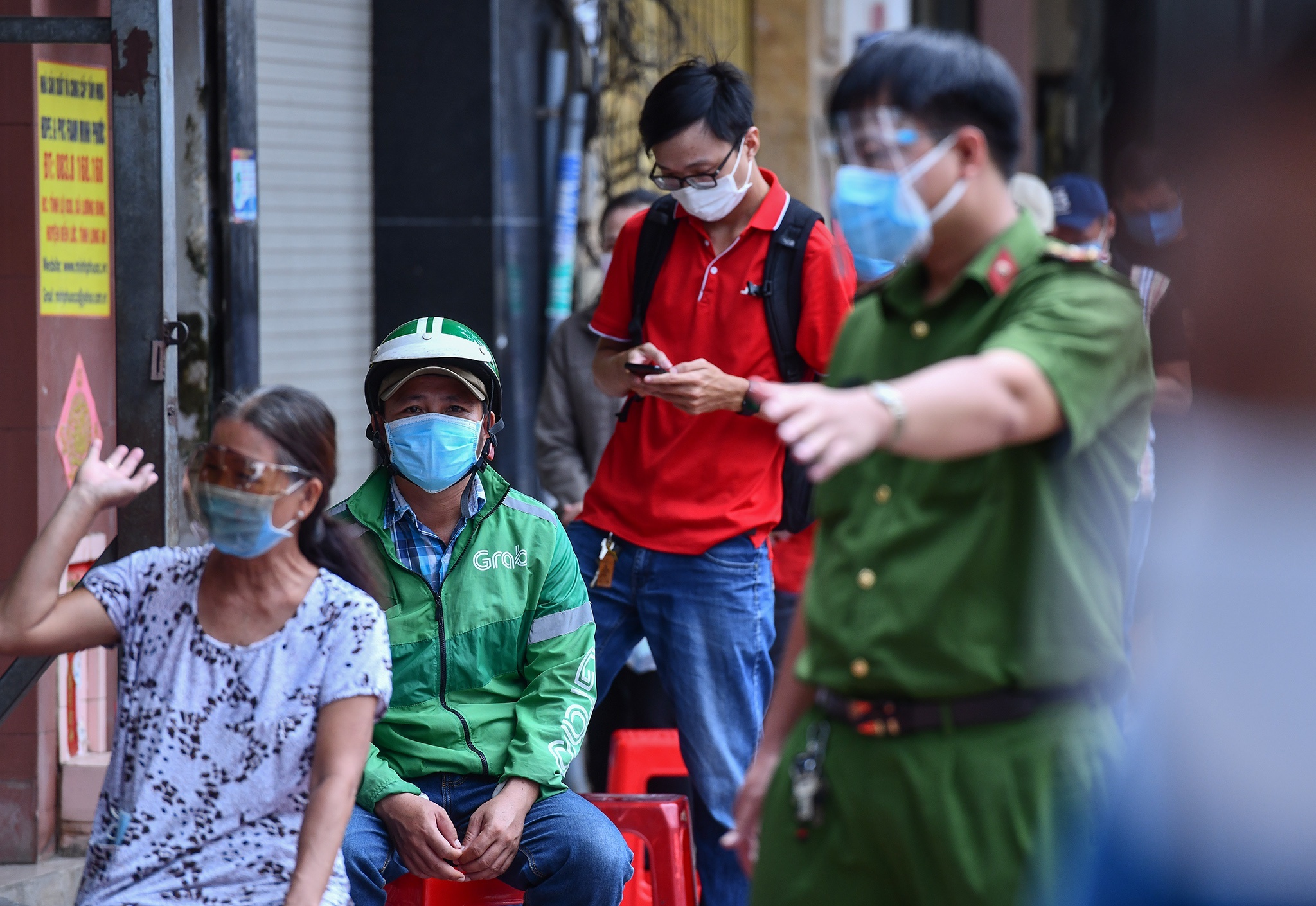 tiem vaccine cho shipper anh 1