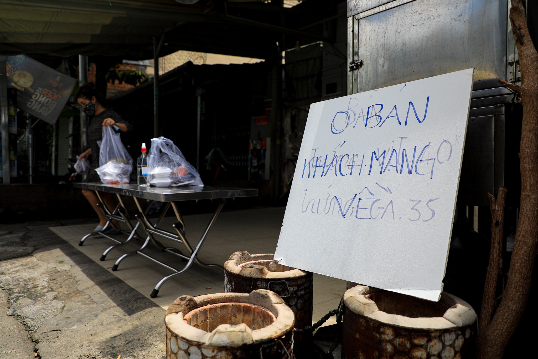 TP.HCM tiep tuc gian cach xa hoi anh 3