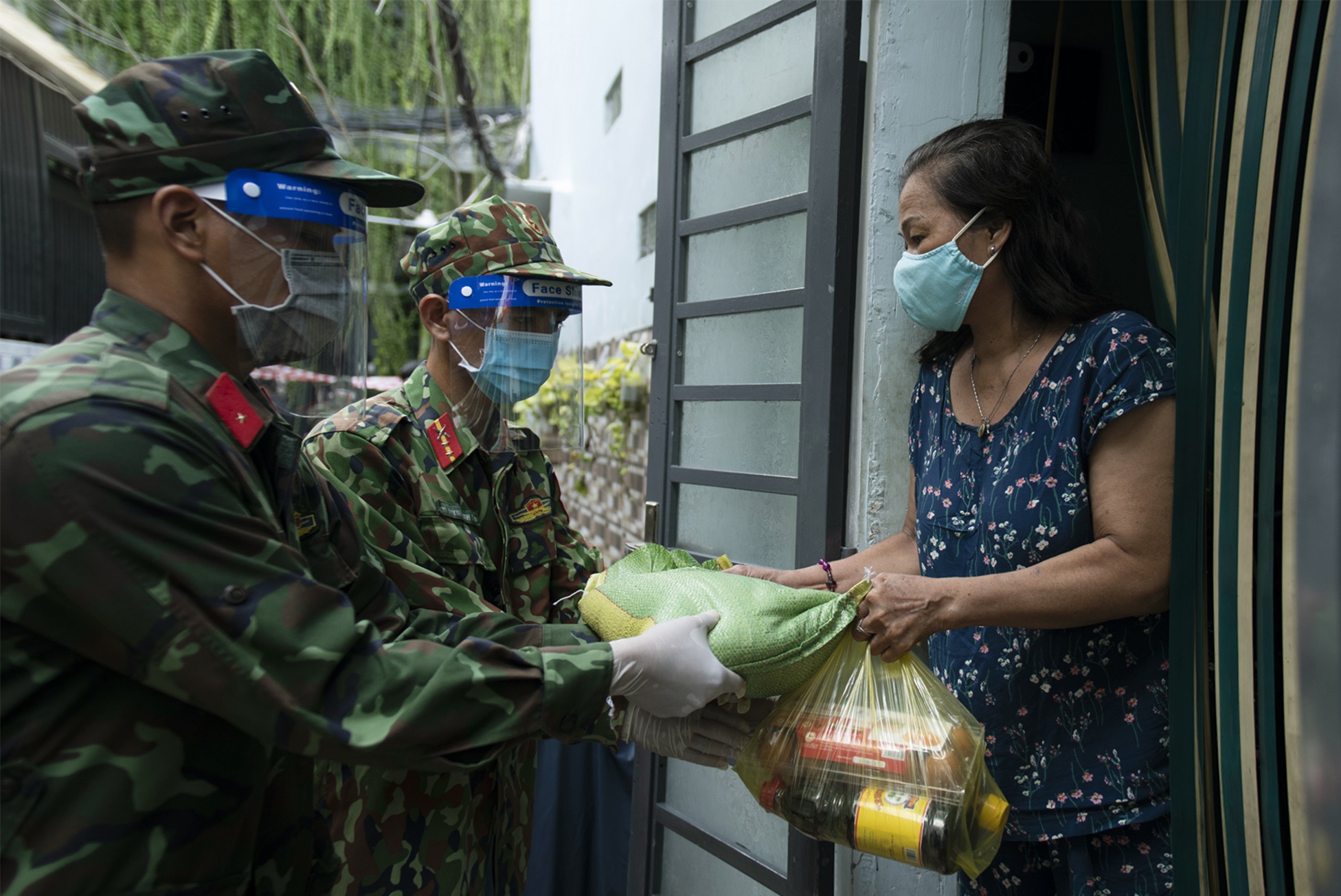 TP.HCM du kien chi hon 7.000 ty de ho tro 7,3 trieu dan gap kho khan hinh anh