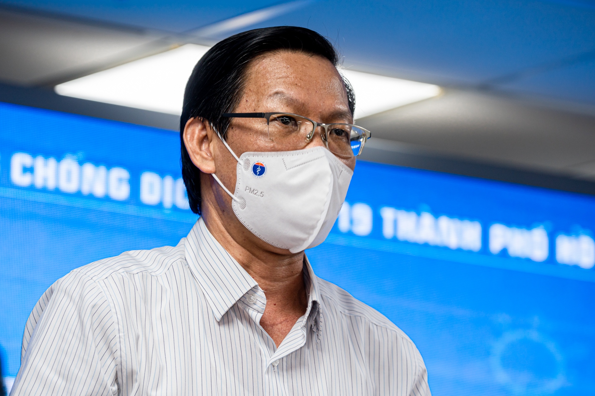 Phan cong nhiem vu cac lanh dao TP.HCM de thuc hien phuc hoi kinh te hinh anh