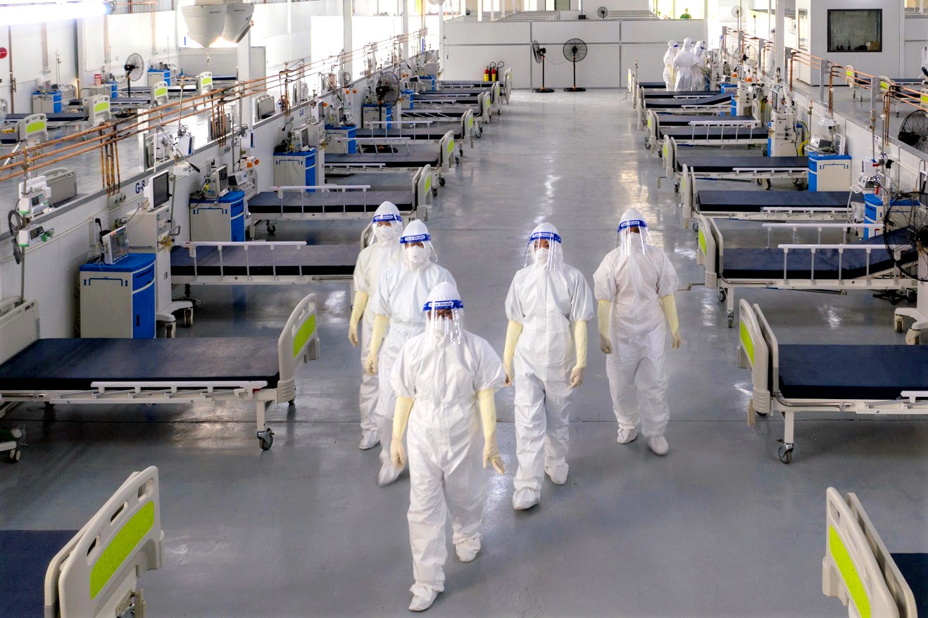 Phan tich nang luc y te cua TP.HCM truoc thoi diem mo cua tro lai hinh anh