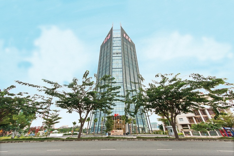 Khai tru hang loat dang vien lien quan 4 vu an lon o TP.HCM hinh anh