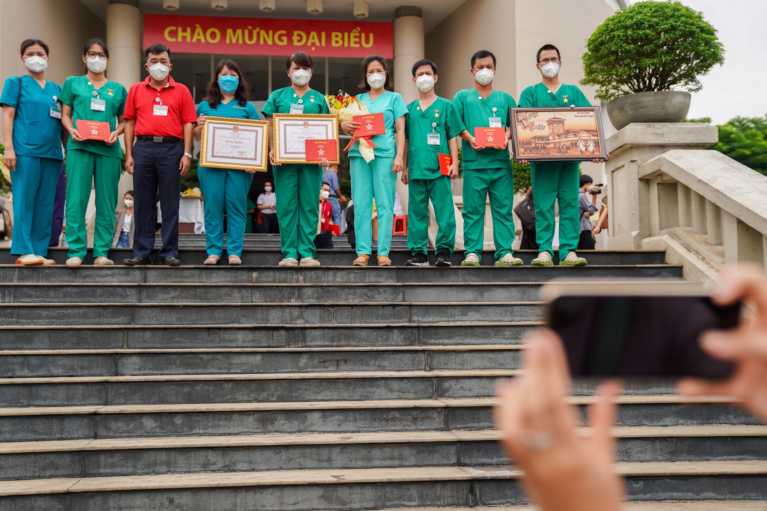 tri an tuyen dau chong dich anh 8