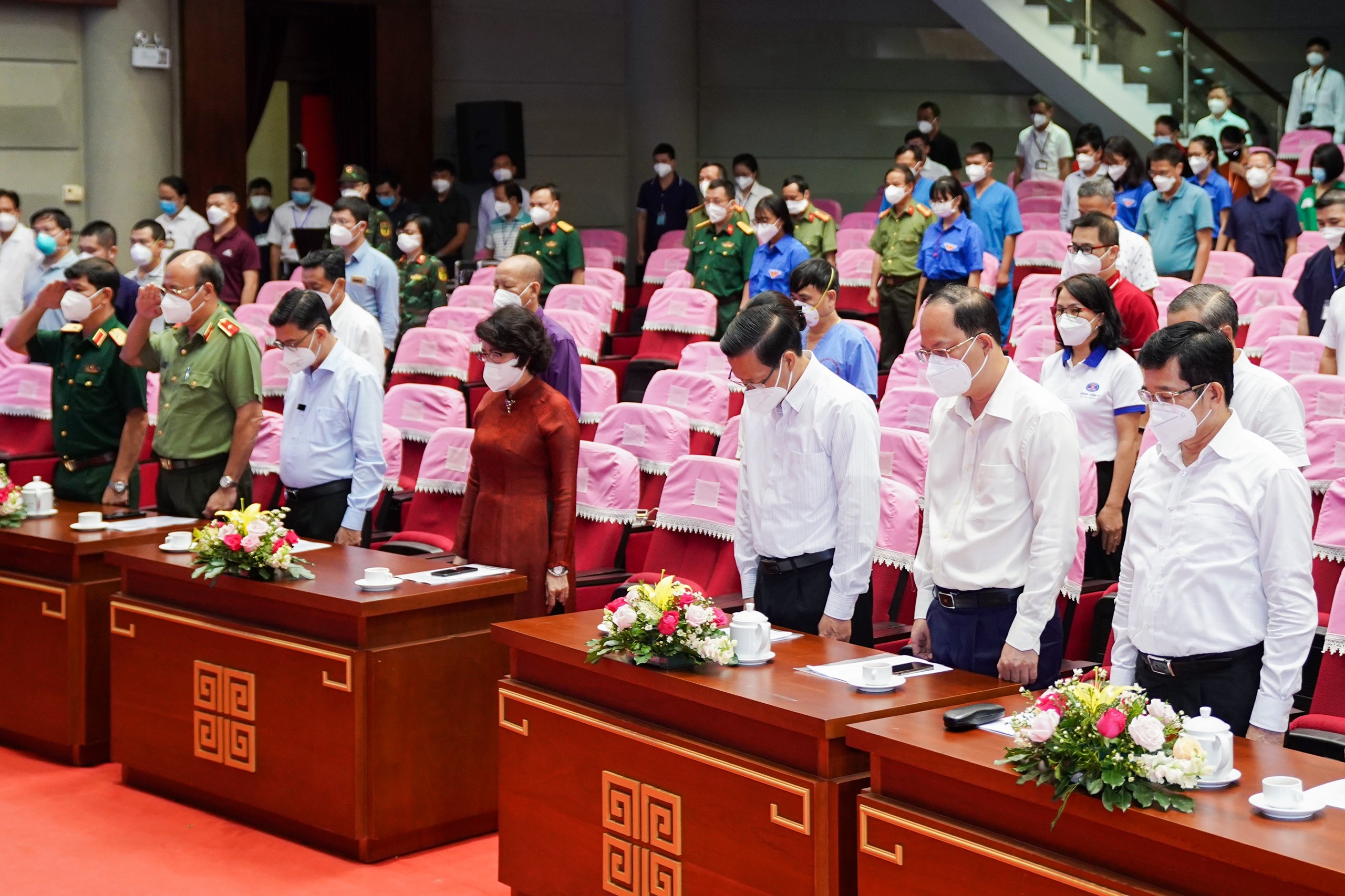 tri an tuyen dau chong dich anh 1