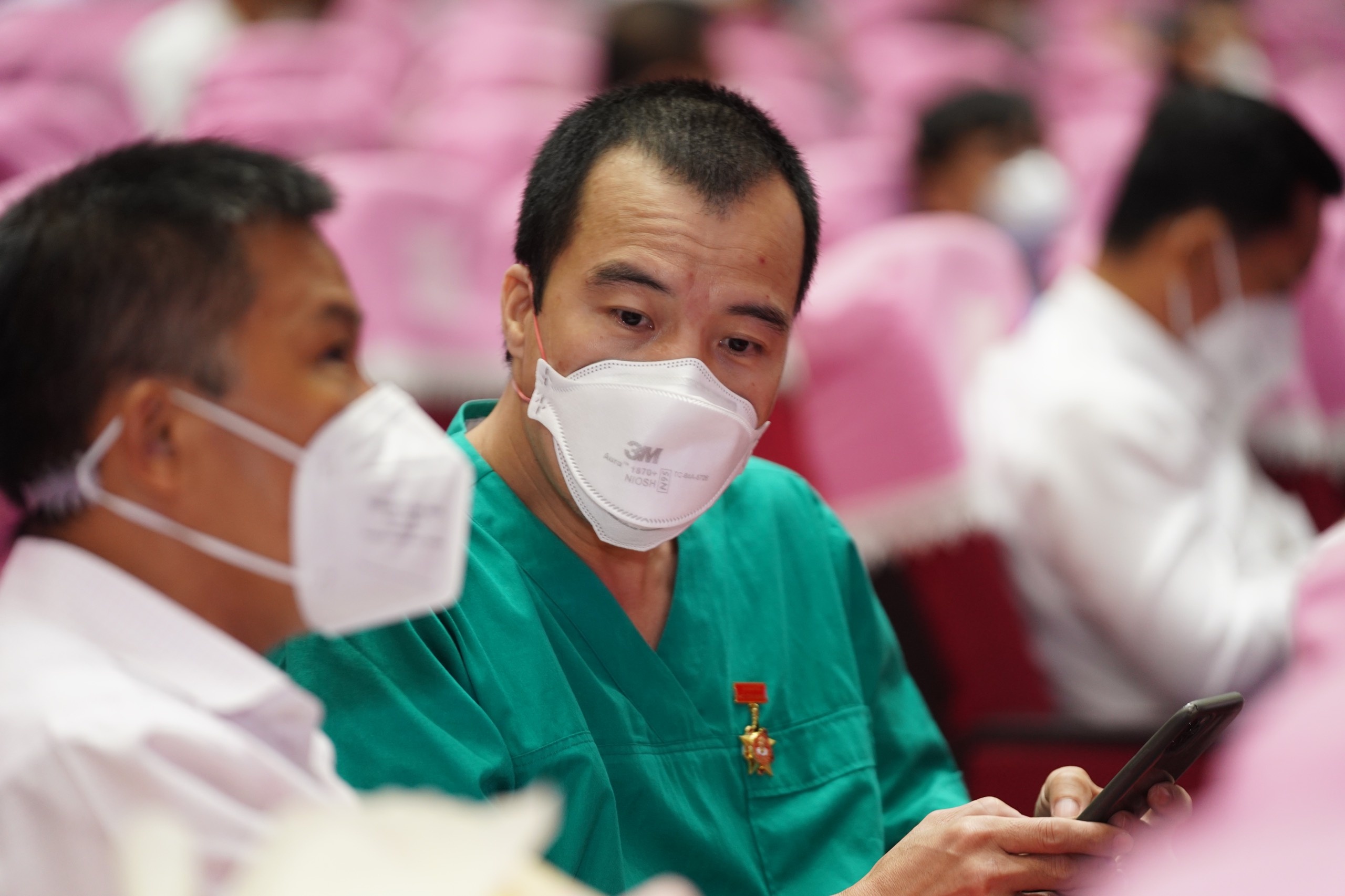 tri an tuyen dau chong dich anh 5