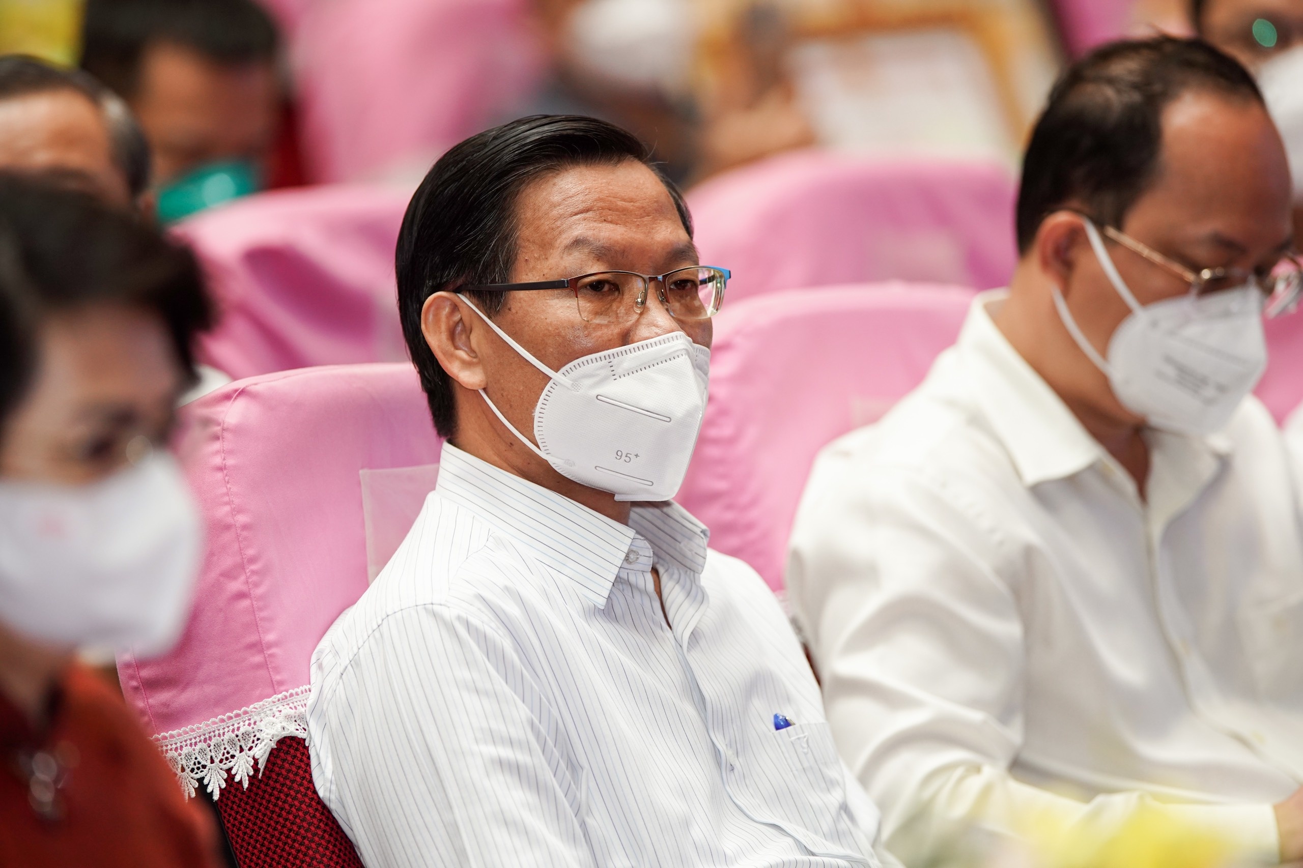 tri an tuyen dau chong dich anh 2