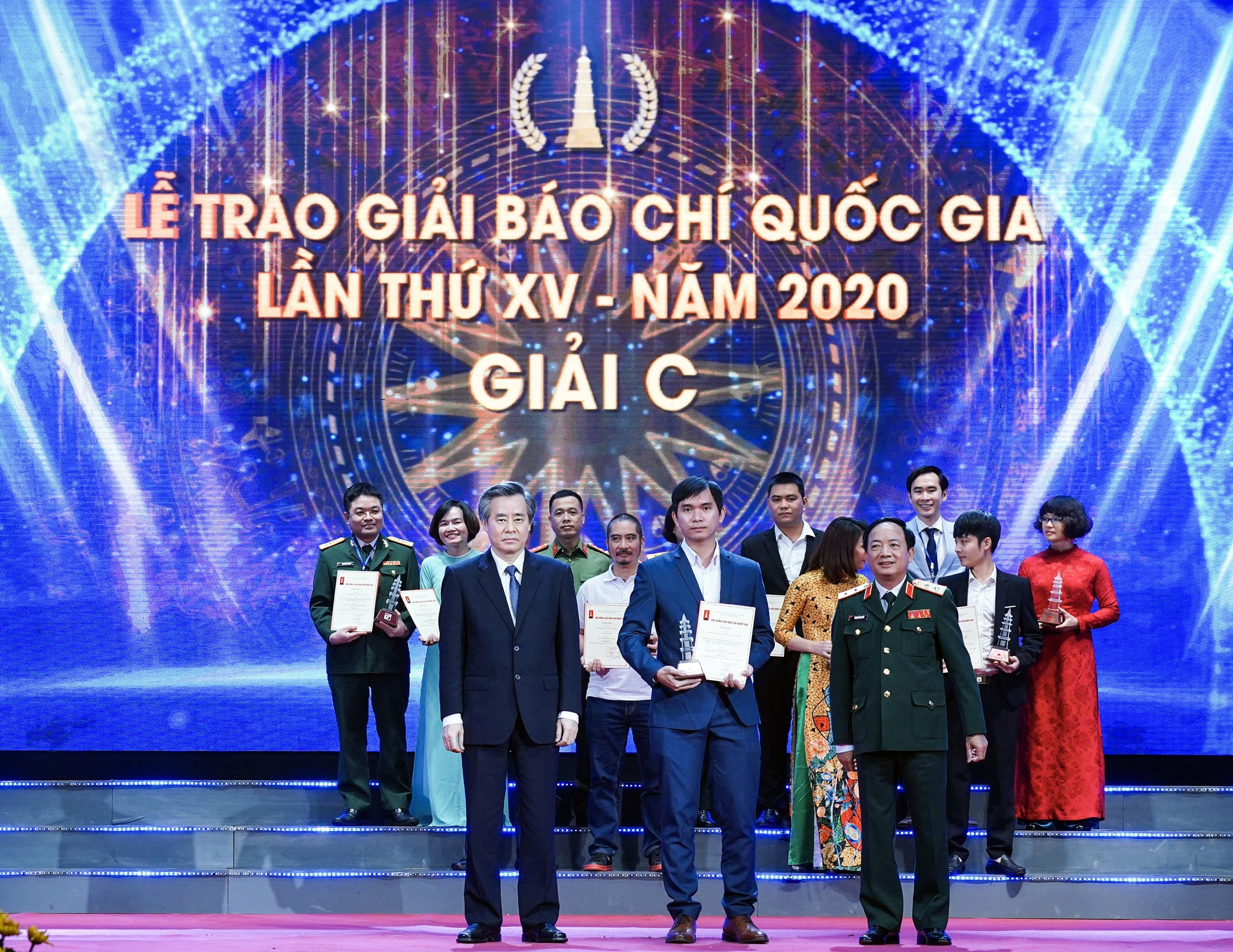 Zing News doat giai C Giai Bao chi Quoc gia lan thu XV hinh anh